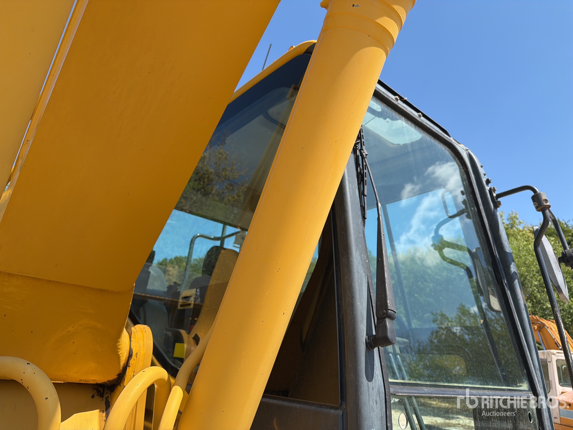 2012 Komatsu PC240LC-10