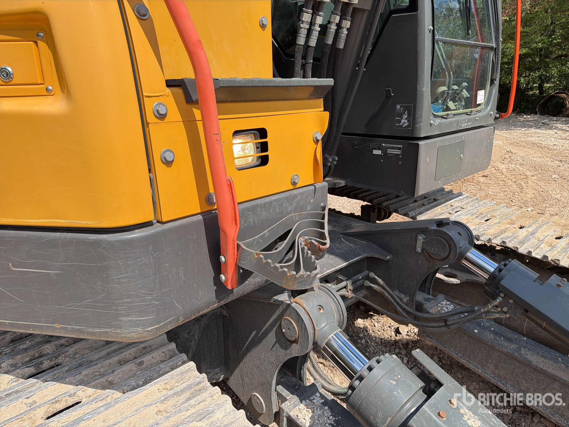 2022 Volvo ECR235EL