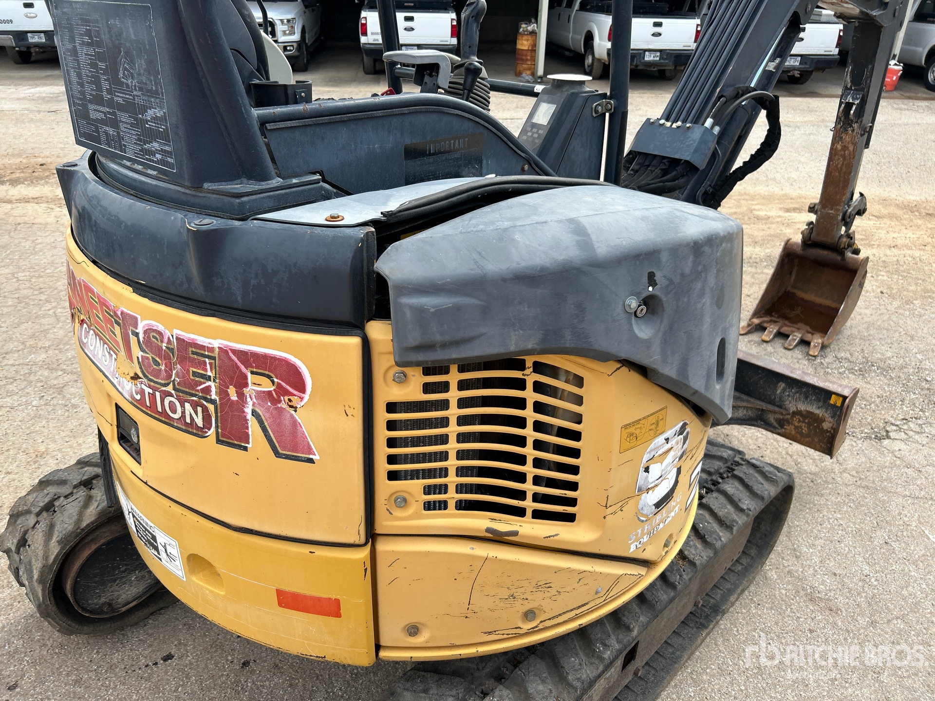 2014 John Deere 27D