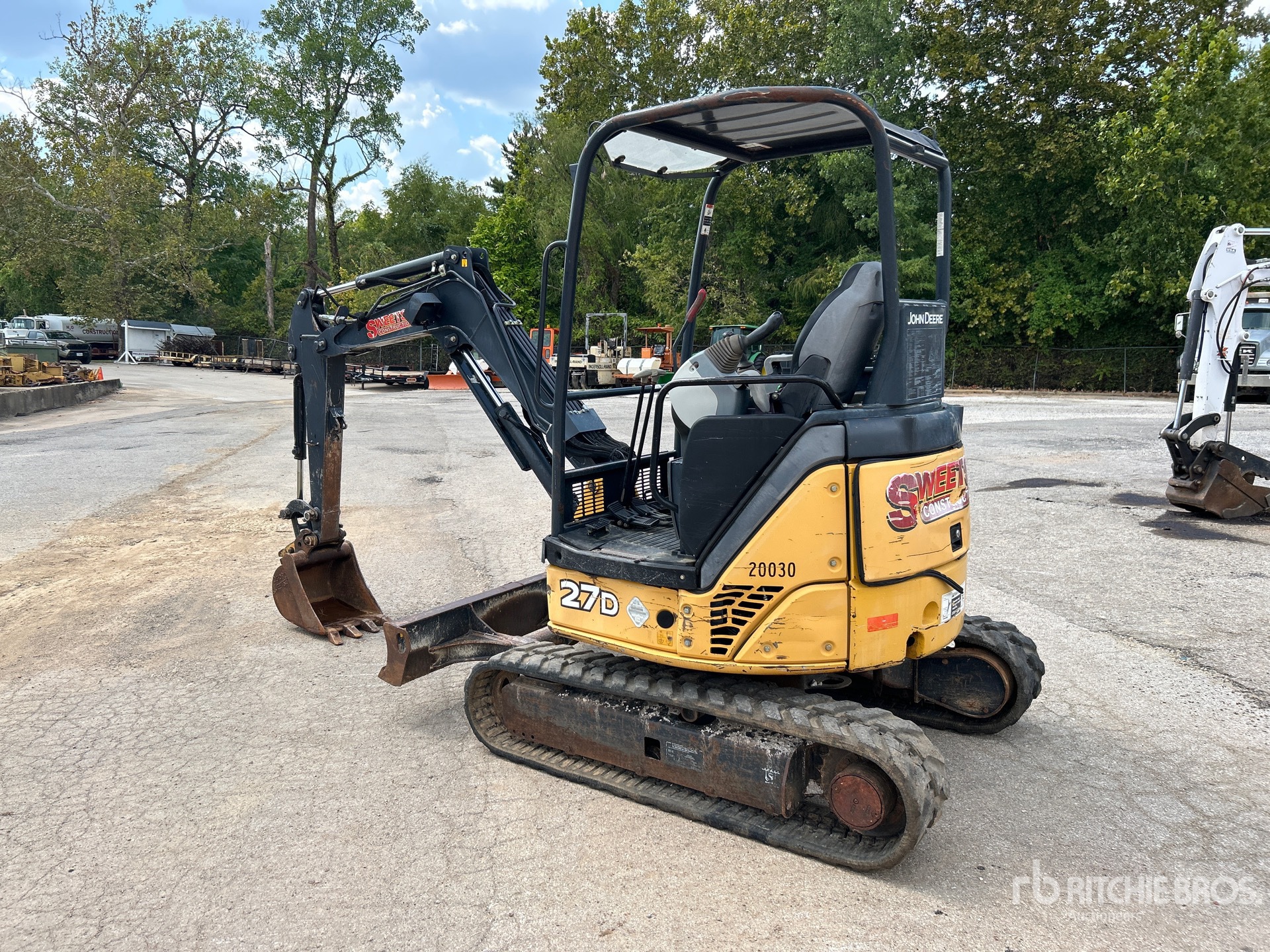 Photo of 2014 John Deere 27D