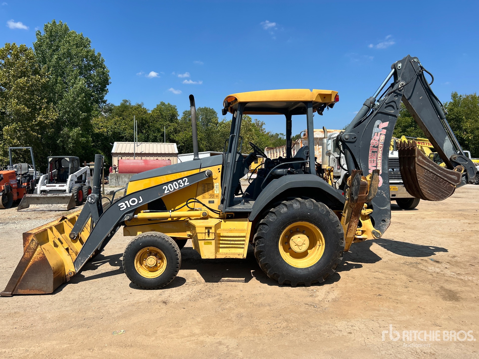 2011 John Deere 310J