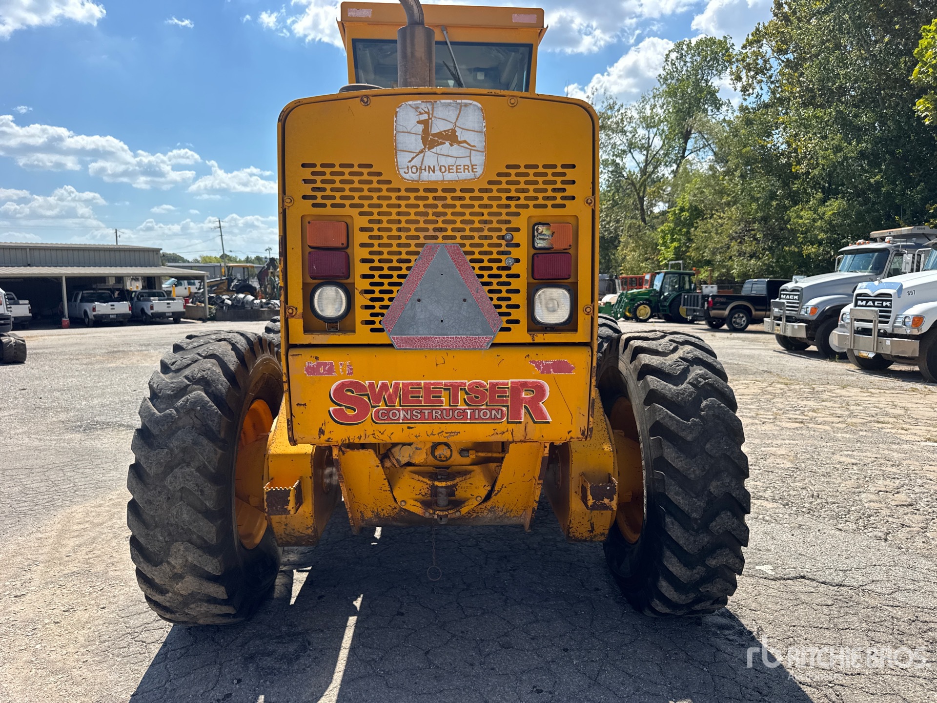 1992 John Deere 670B
