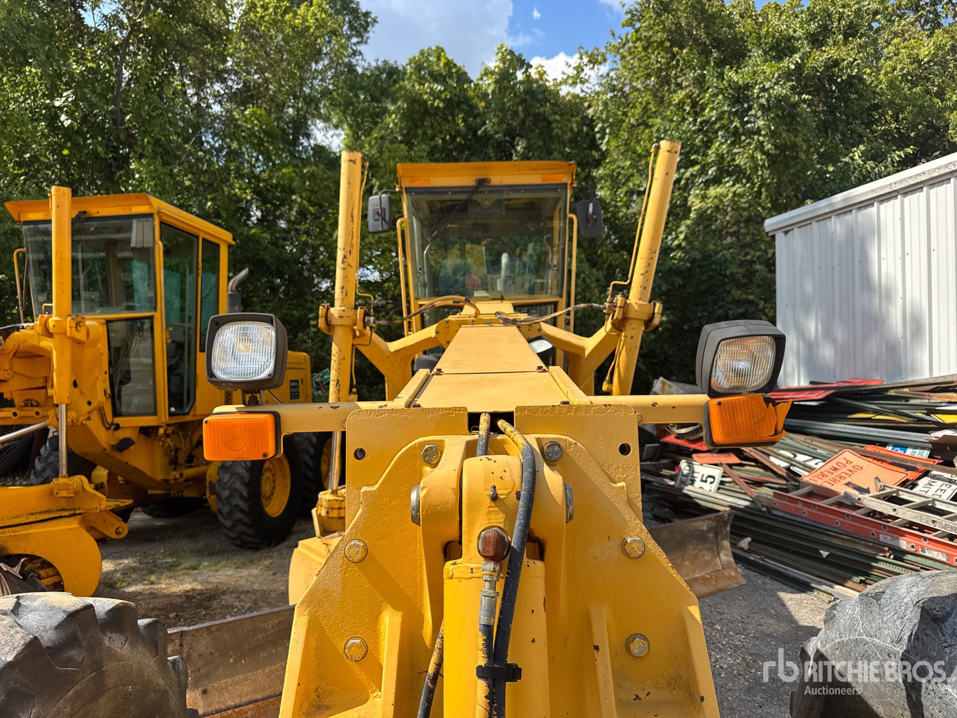 1994 John Deere 670B