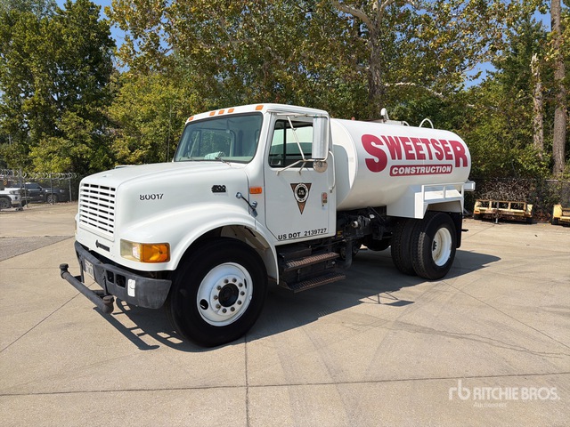 1999 International 4700 Water Truck
