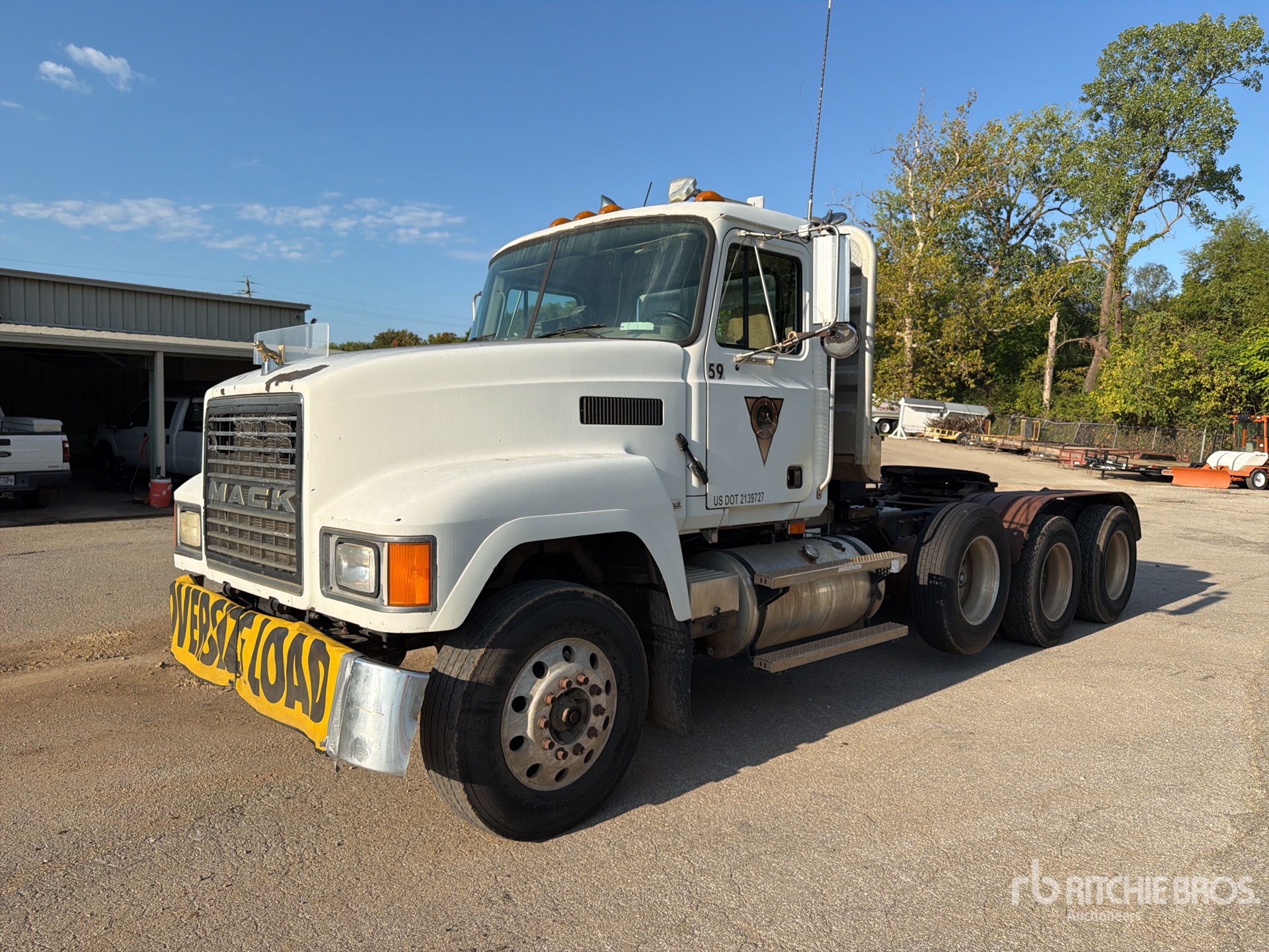 2002 Mack CH613