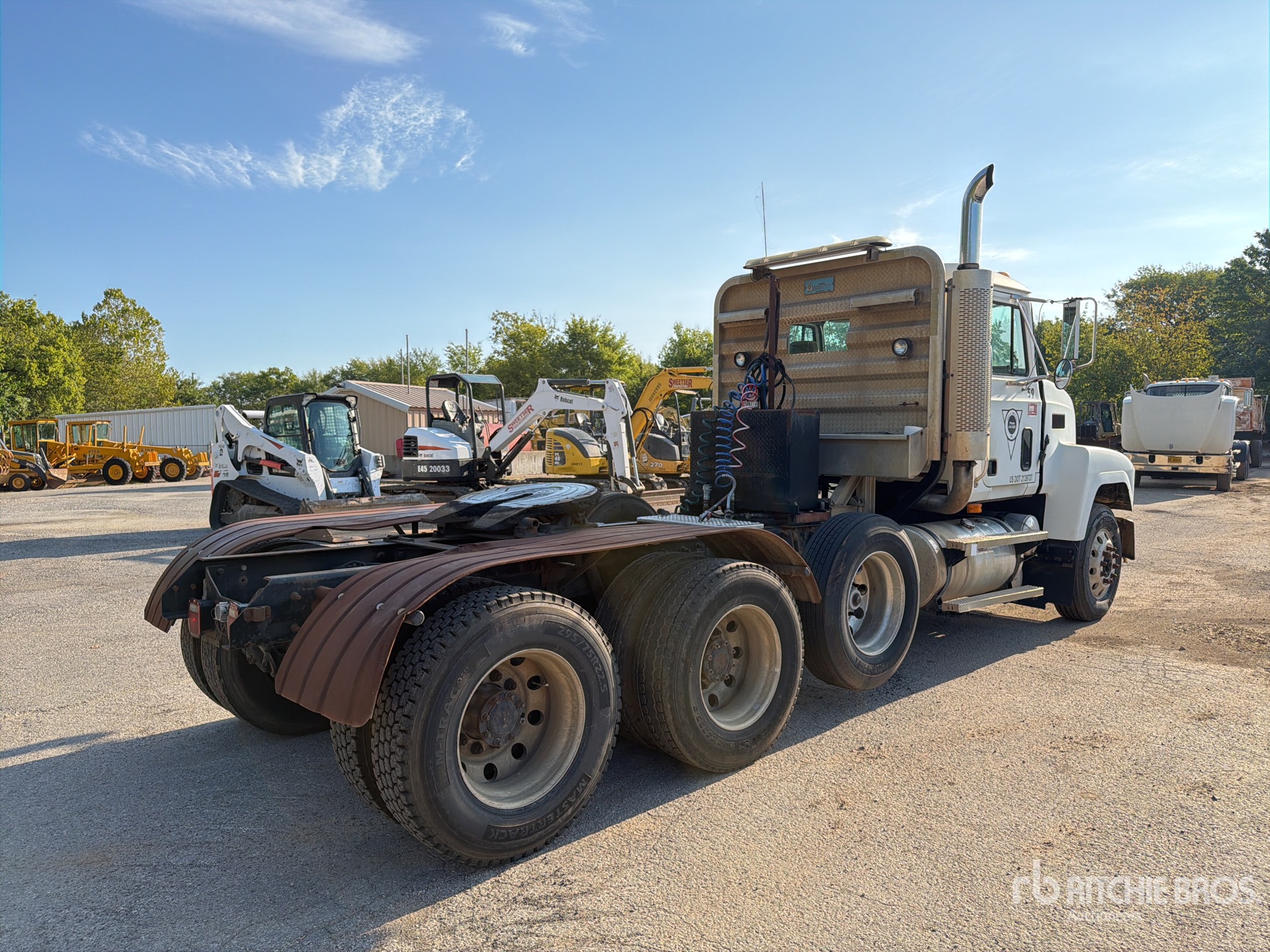 2002 Mack CH613