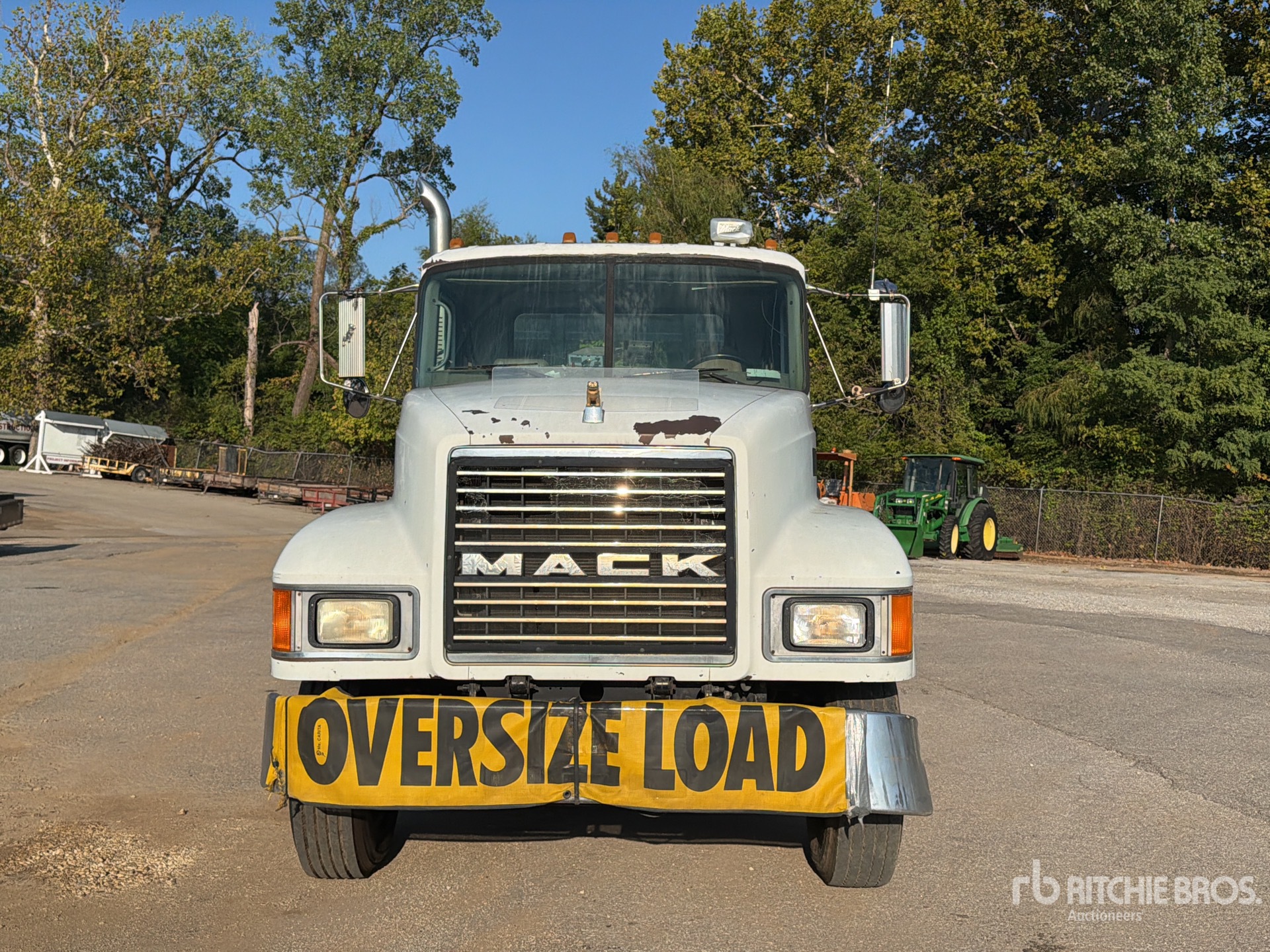 2002 Mack CH613