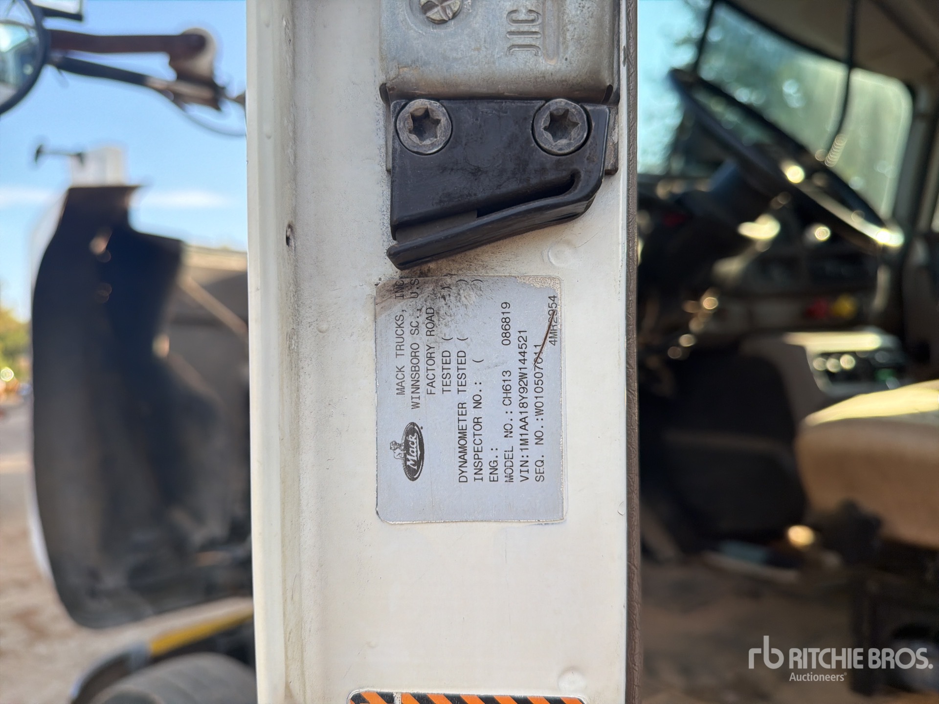 2002 Mack CH613