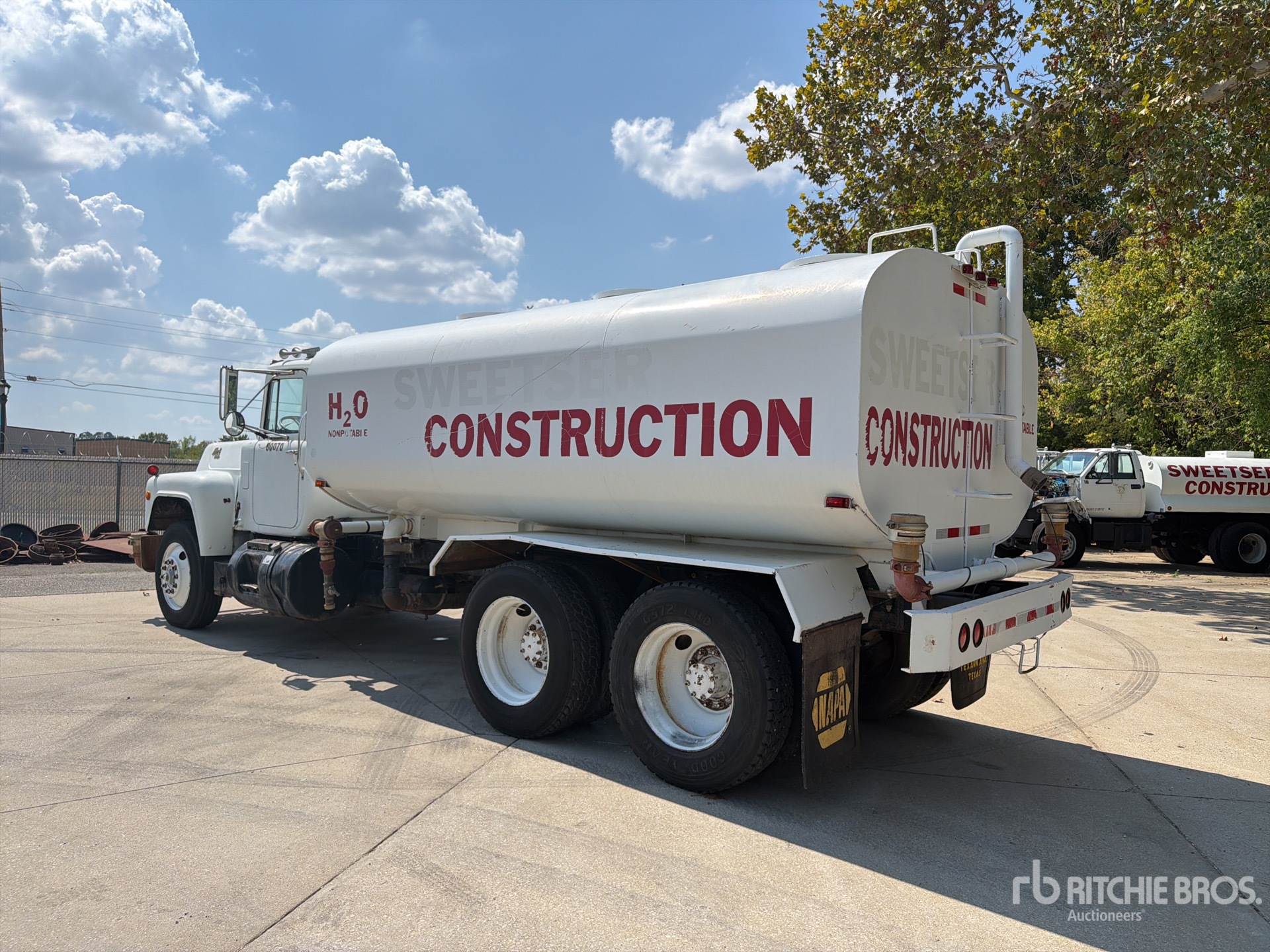 1989 Mack R690ST