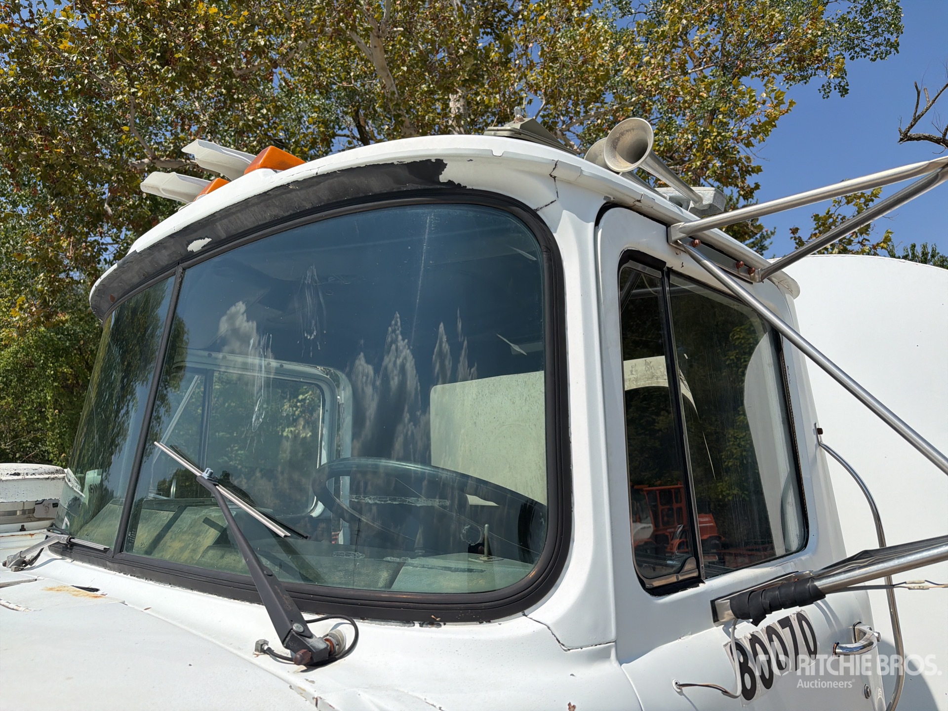 1989 Mack R690ST