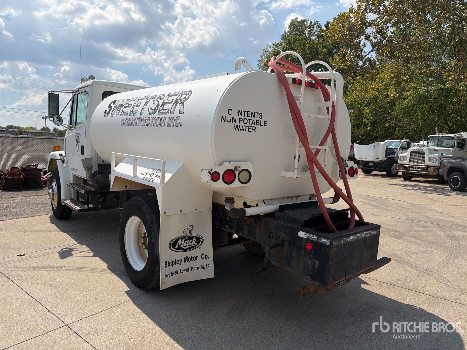 1998 Freightliner FL70