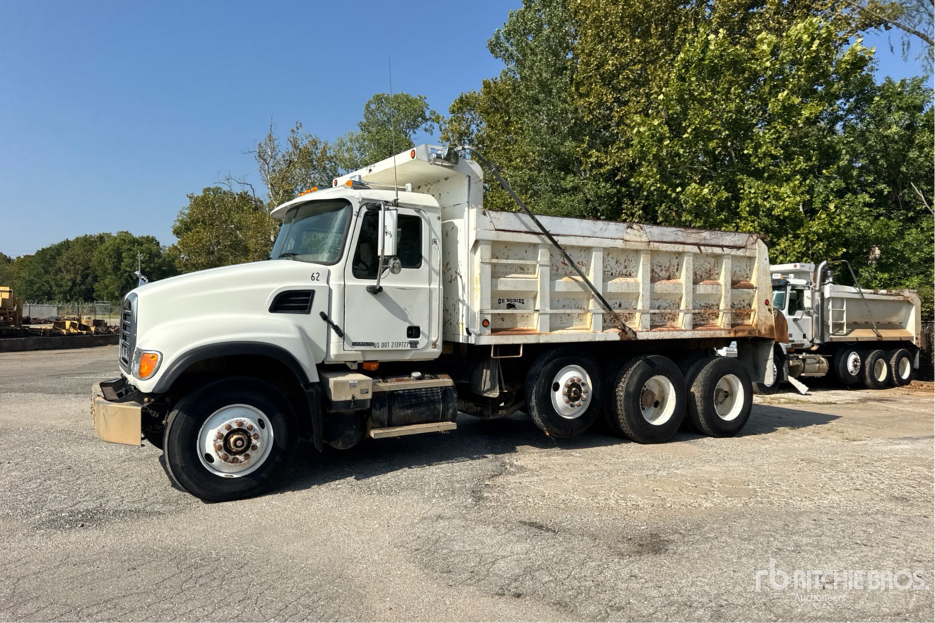 2004 Mack CV713