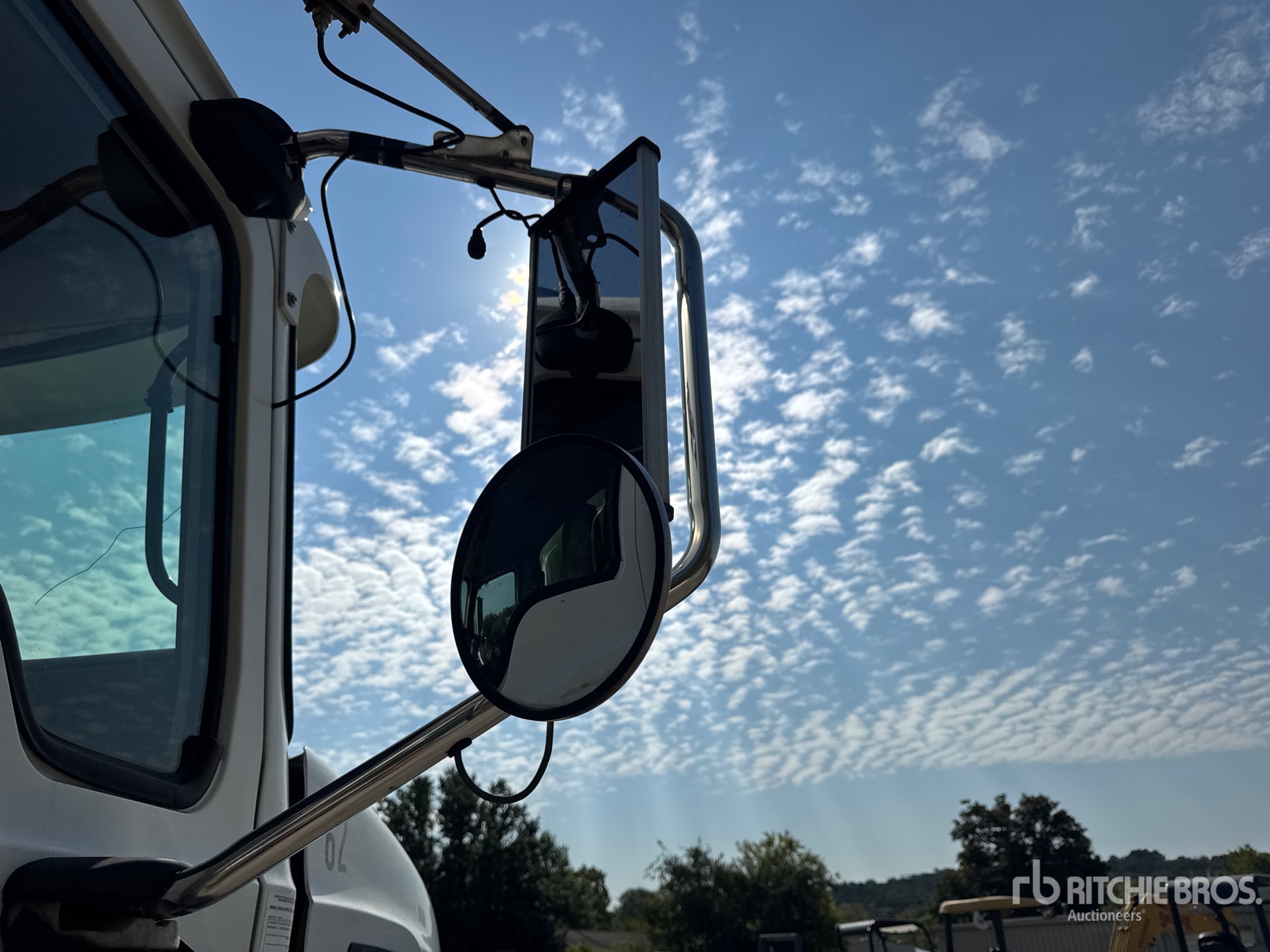 2004 Mack CV713