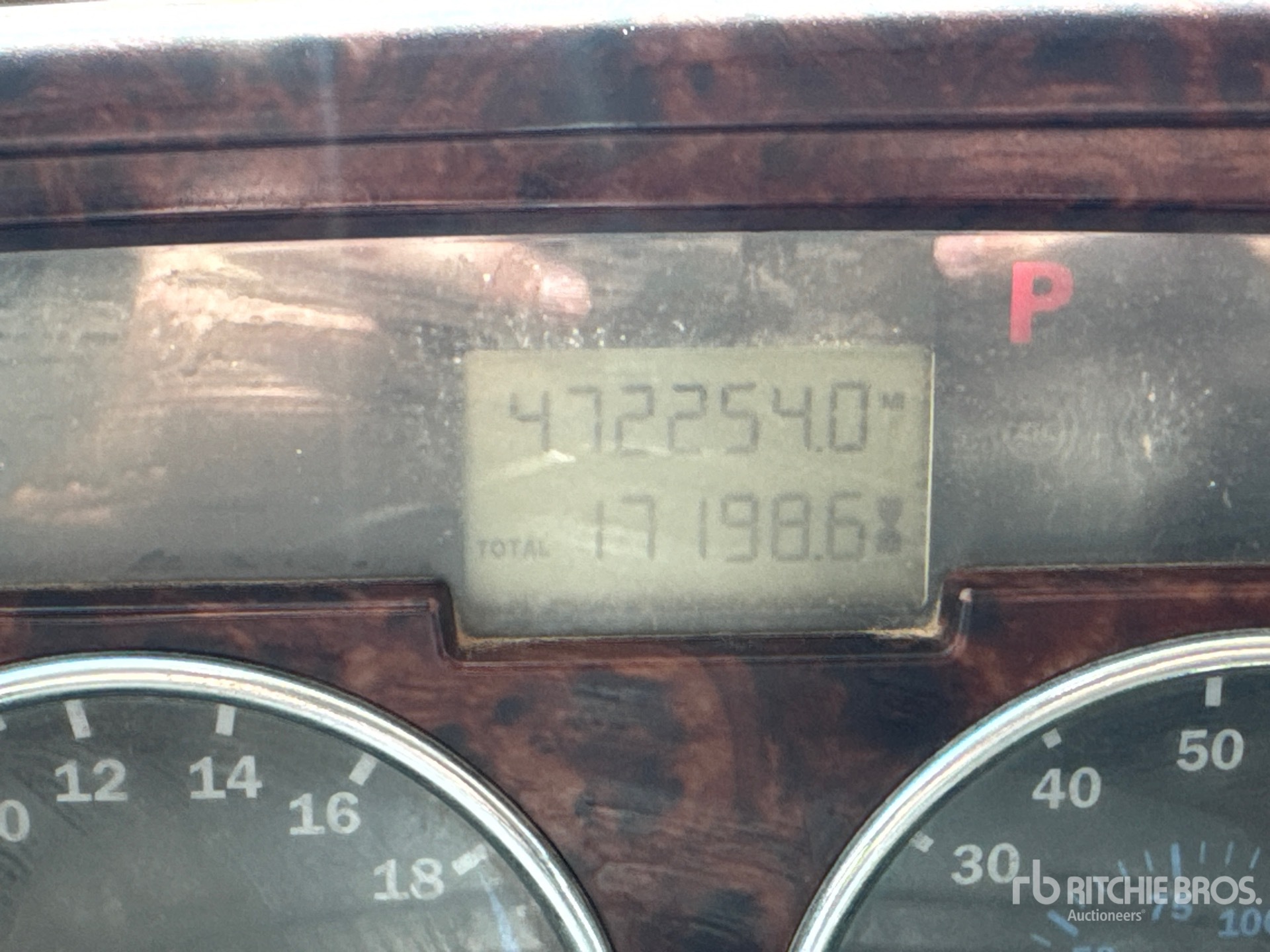 2004 Mack CV713