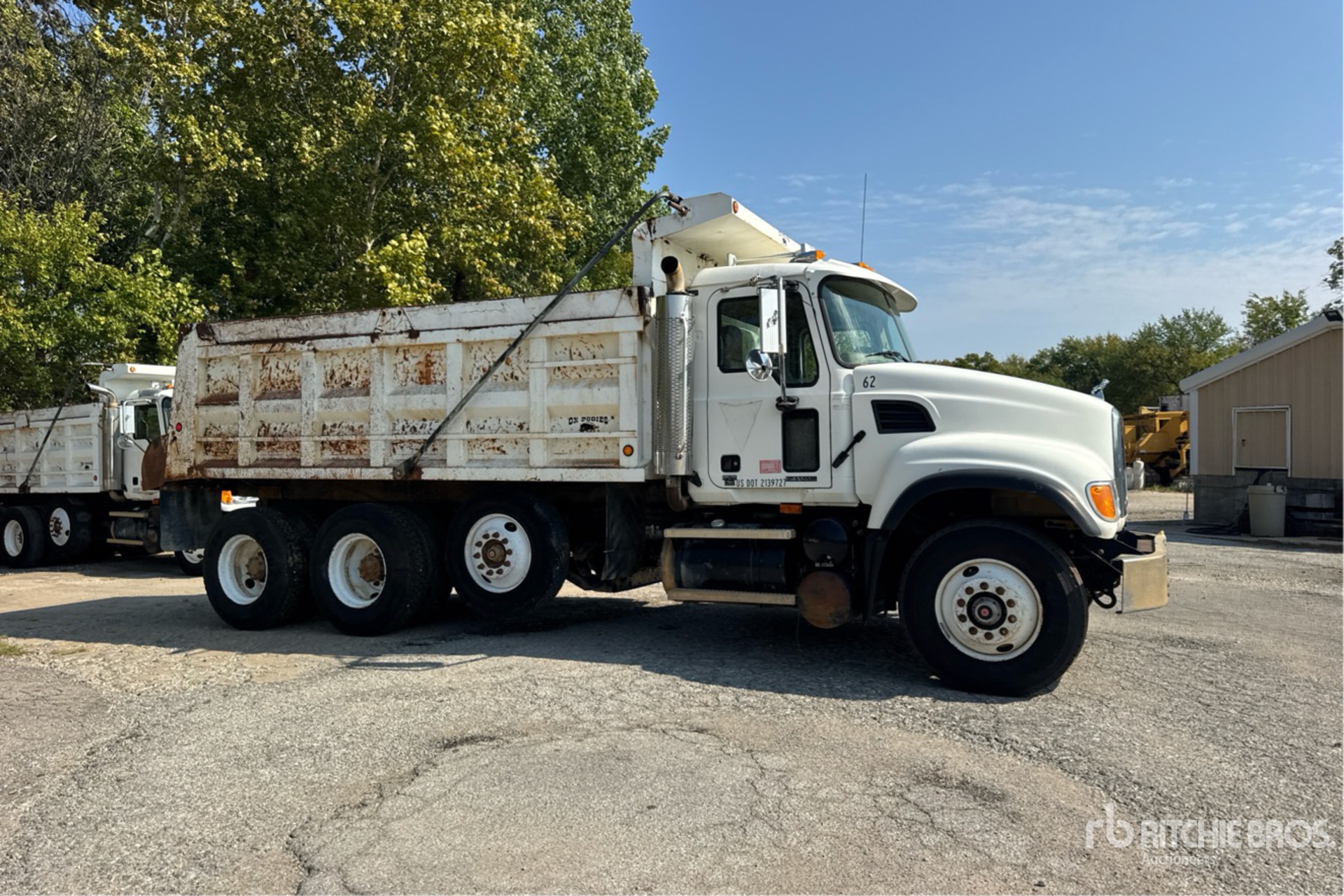 2004 Mack CV713
