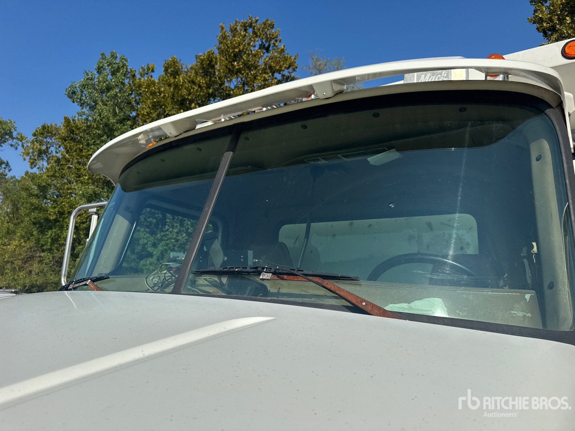 2004 Mack CV713