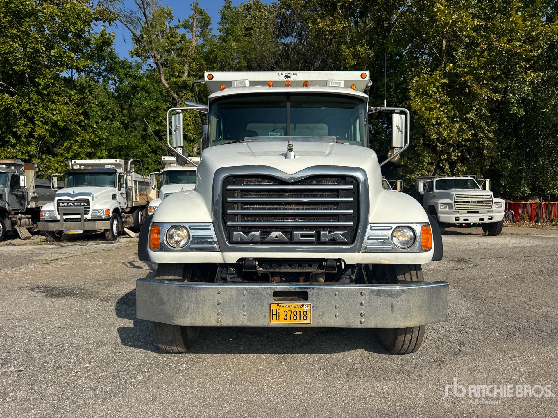 2004 Mack CV713
