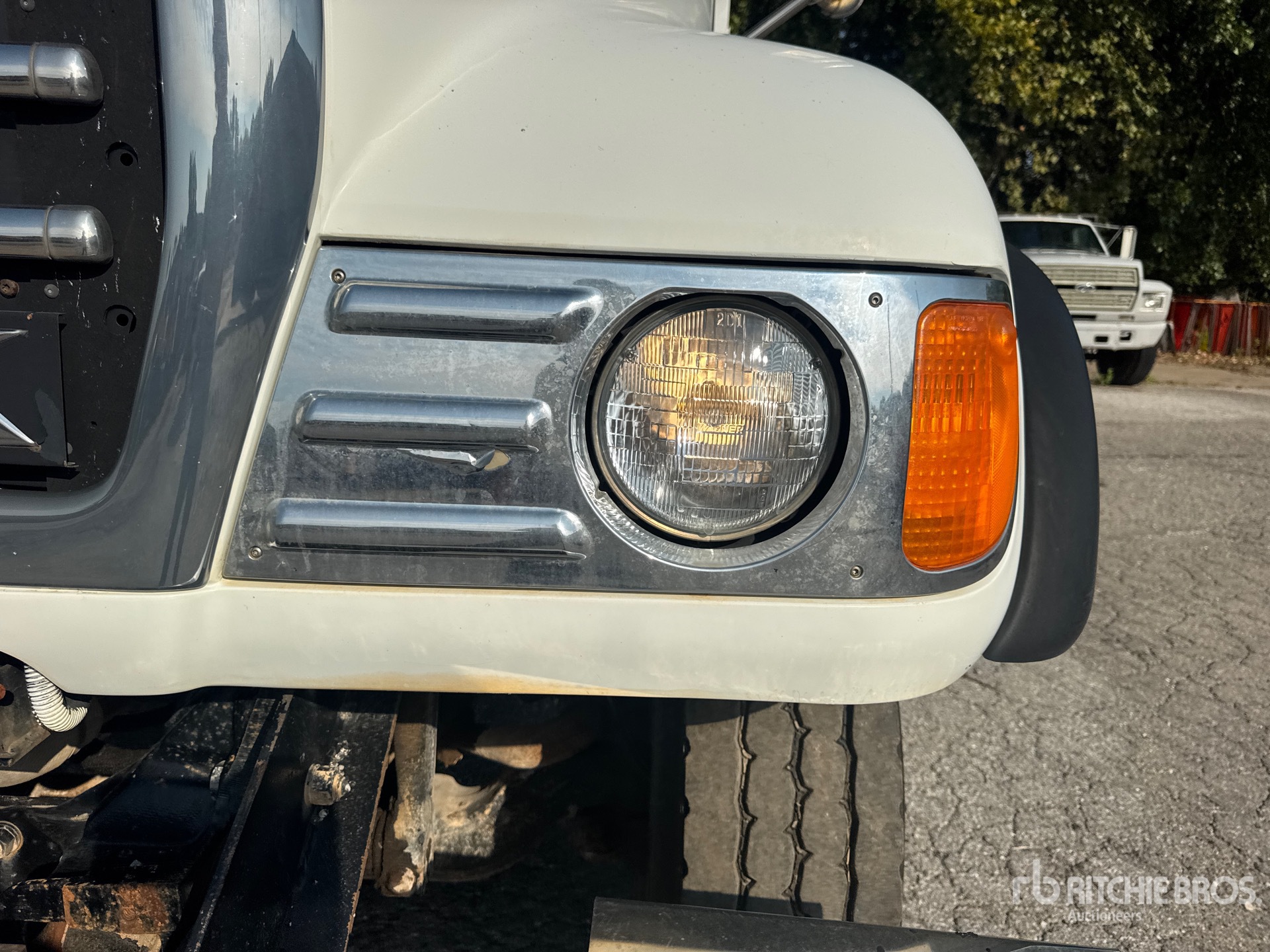 2004 Mack CV713