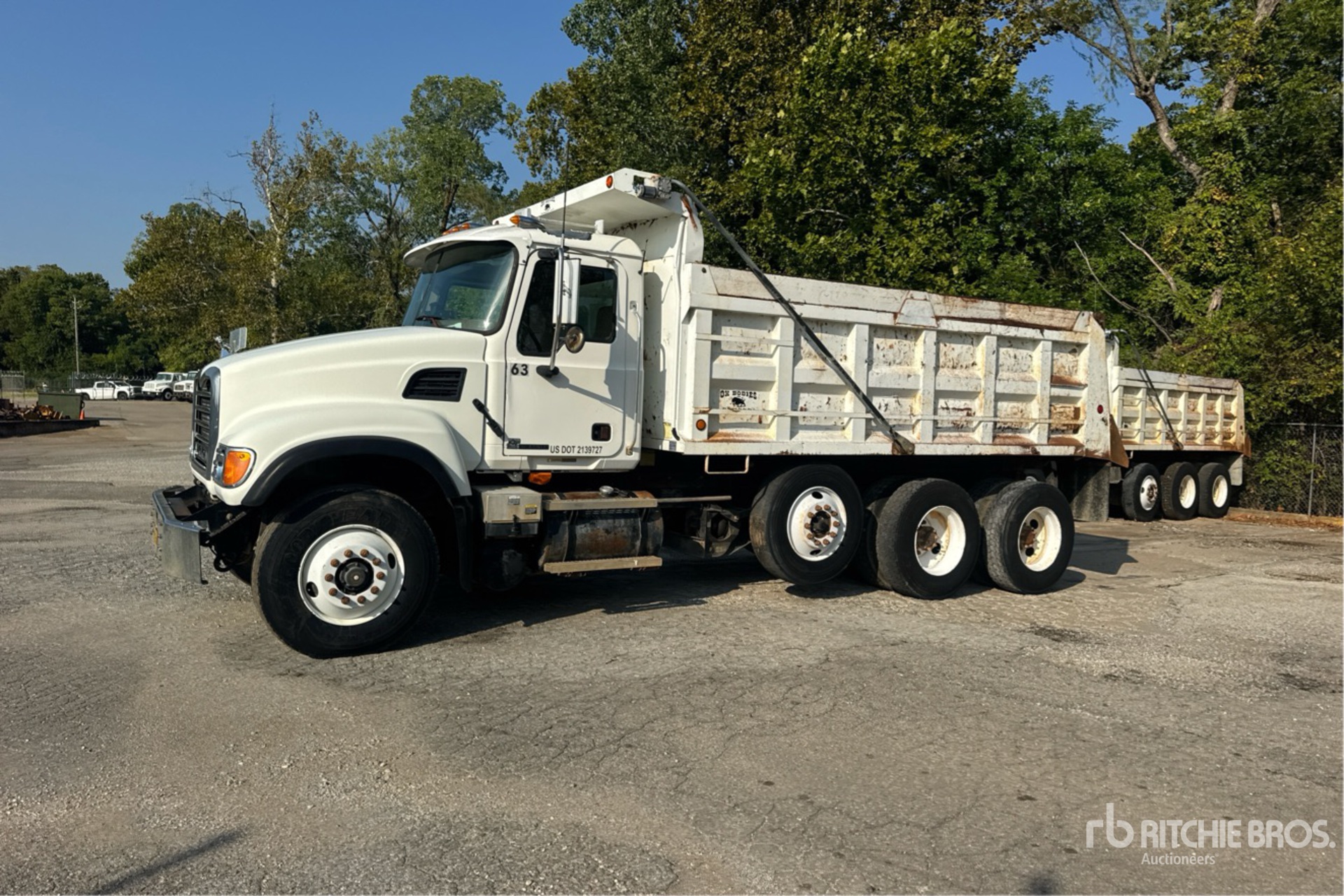 2004 Mack CV713