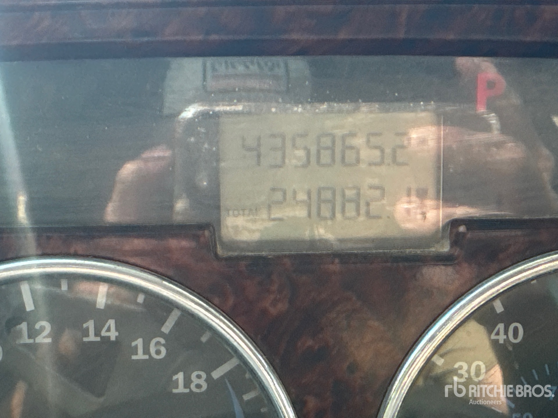 2004 Mack CV713