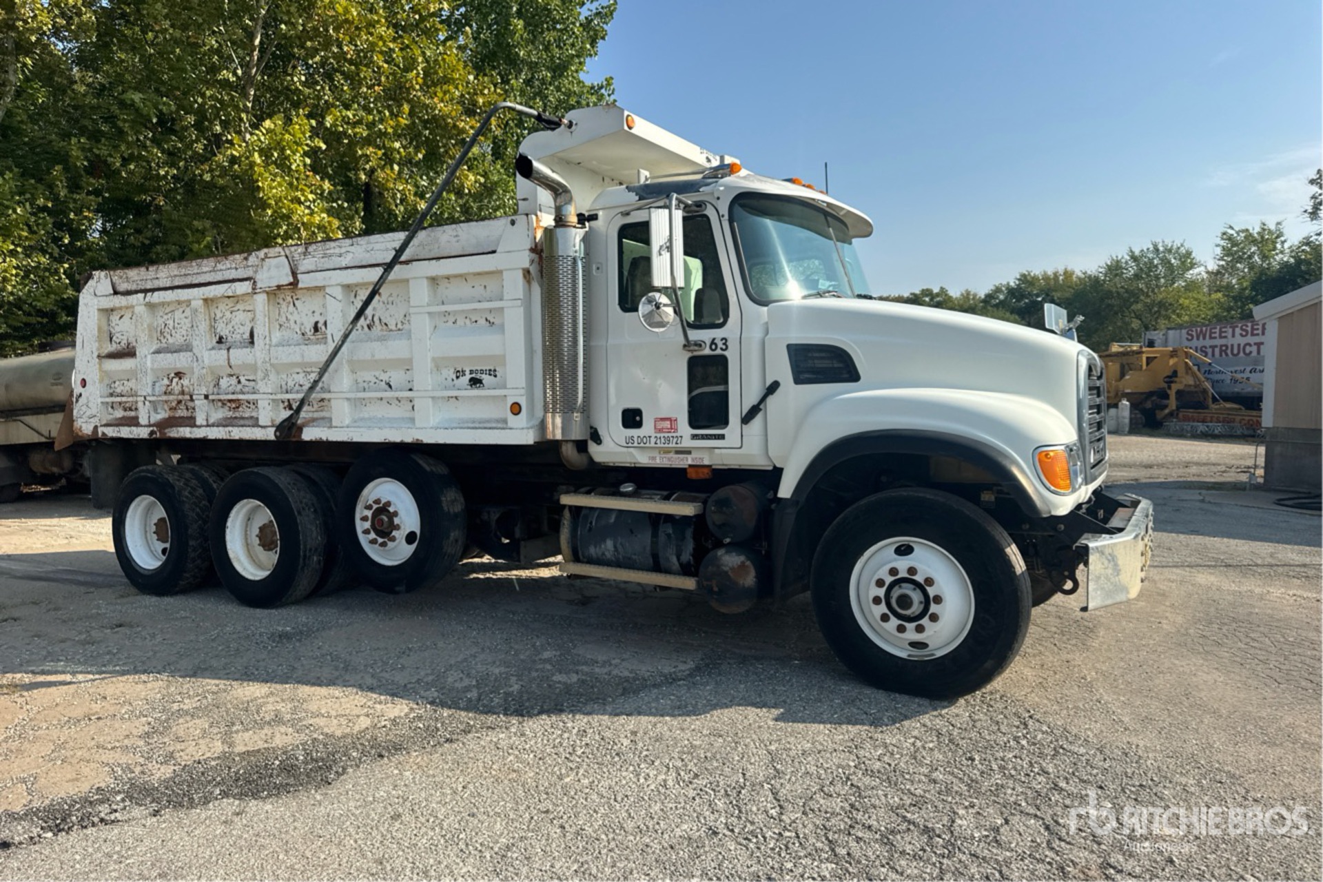 2004 Mack CV713