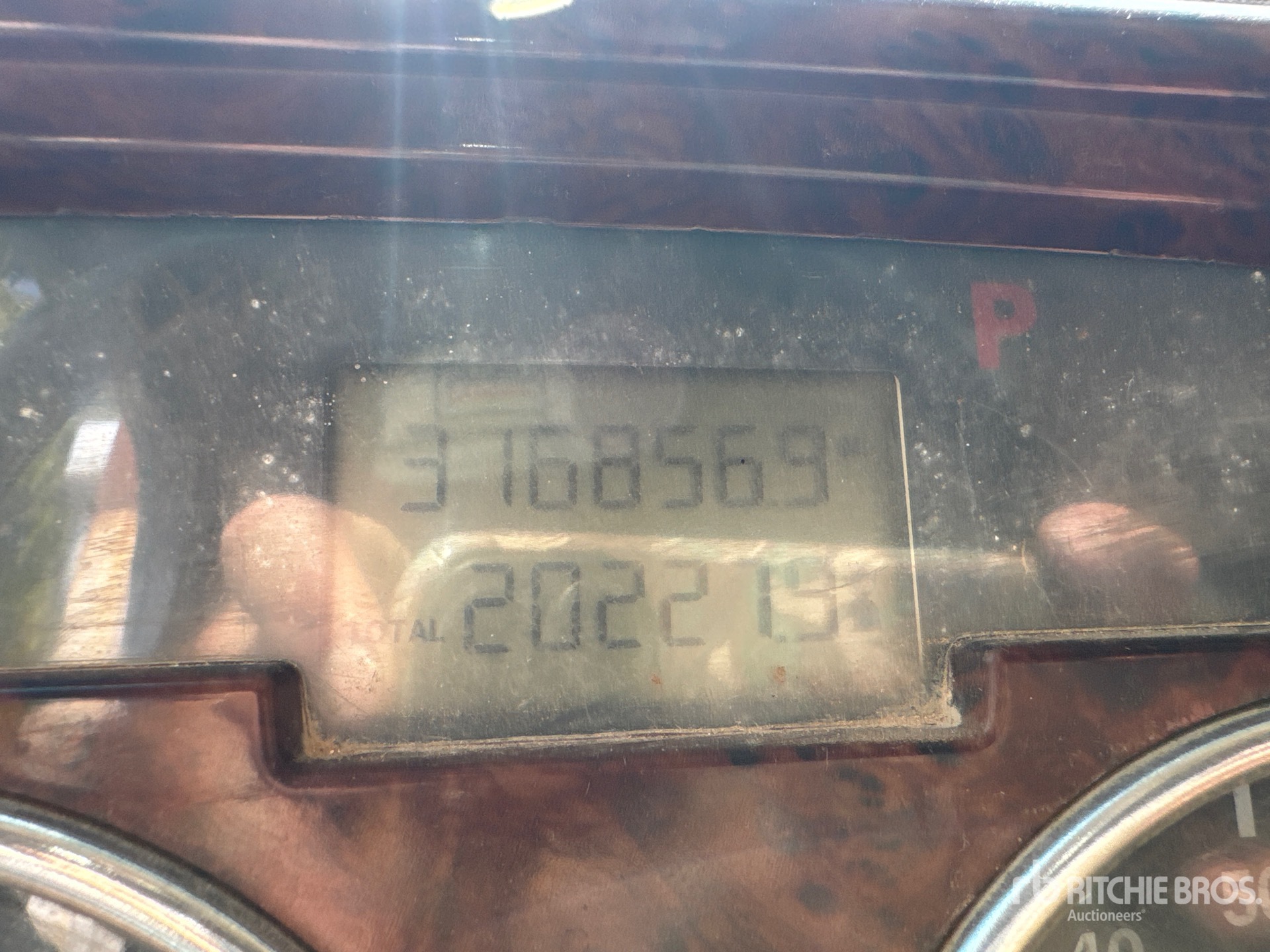 2005 Mack CV713