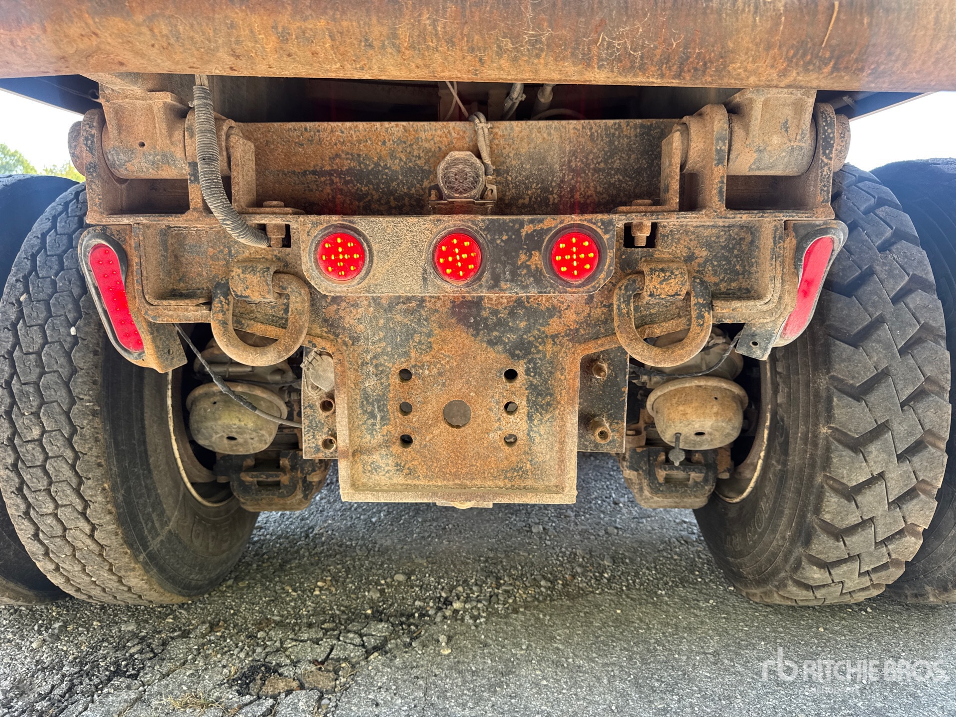 2005 Mack CV713