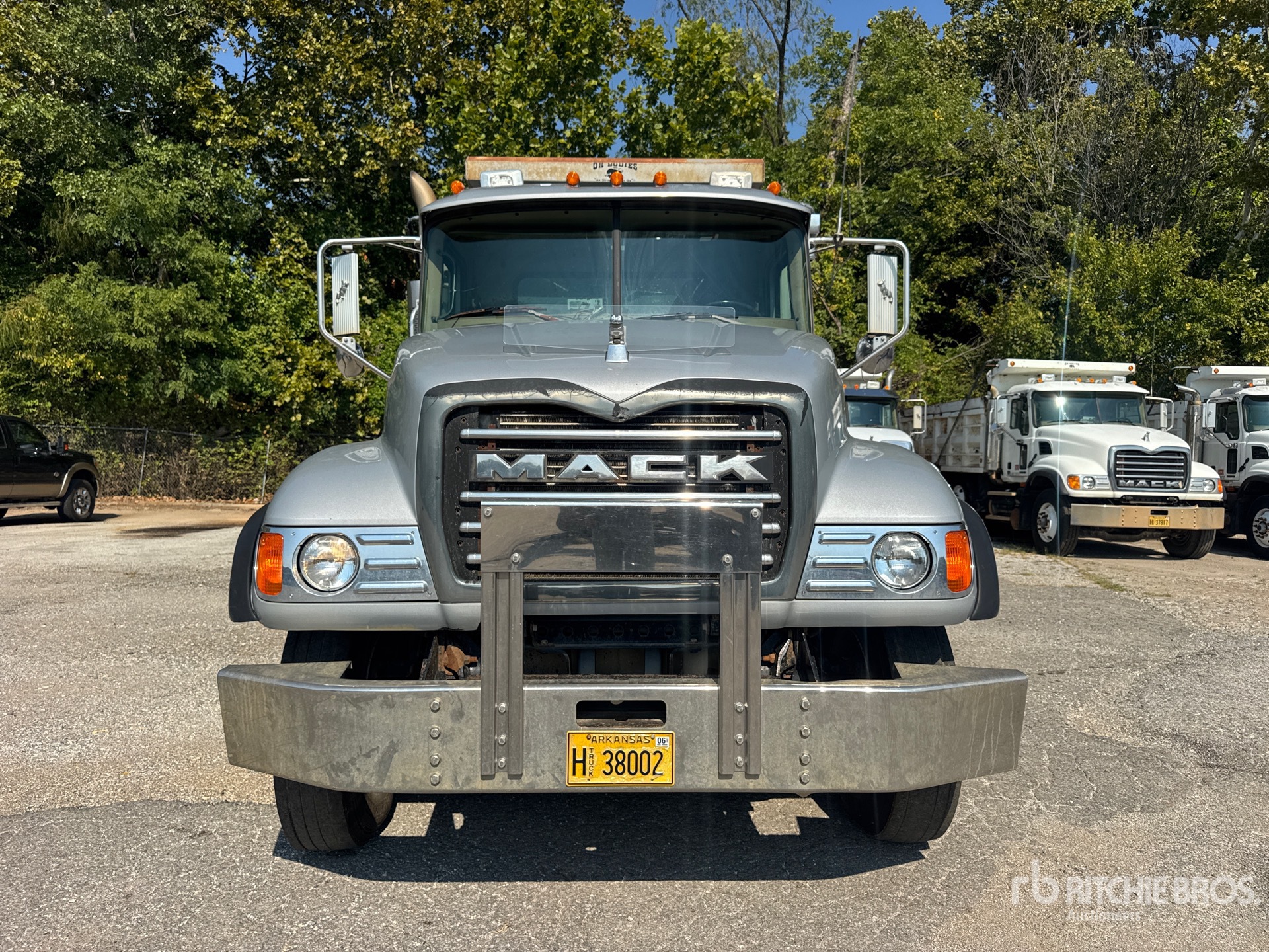 2005 Mack CV713