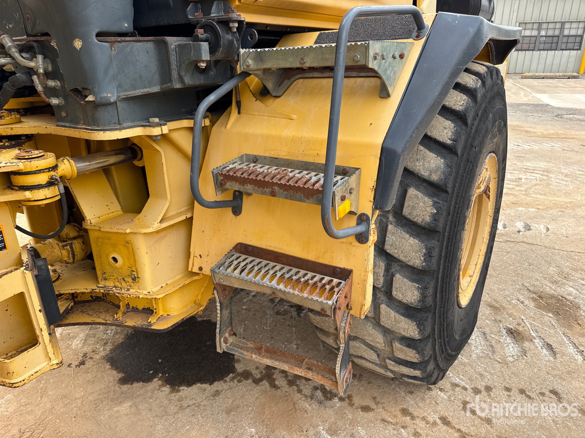 2005 John Deere 300D