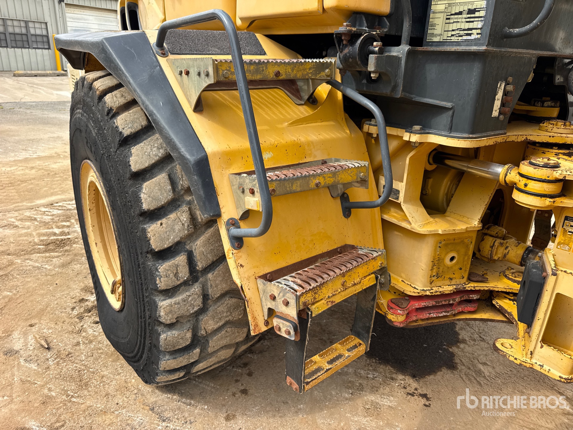 2005 John Deere 300D