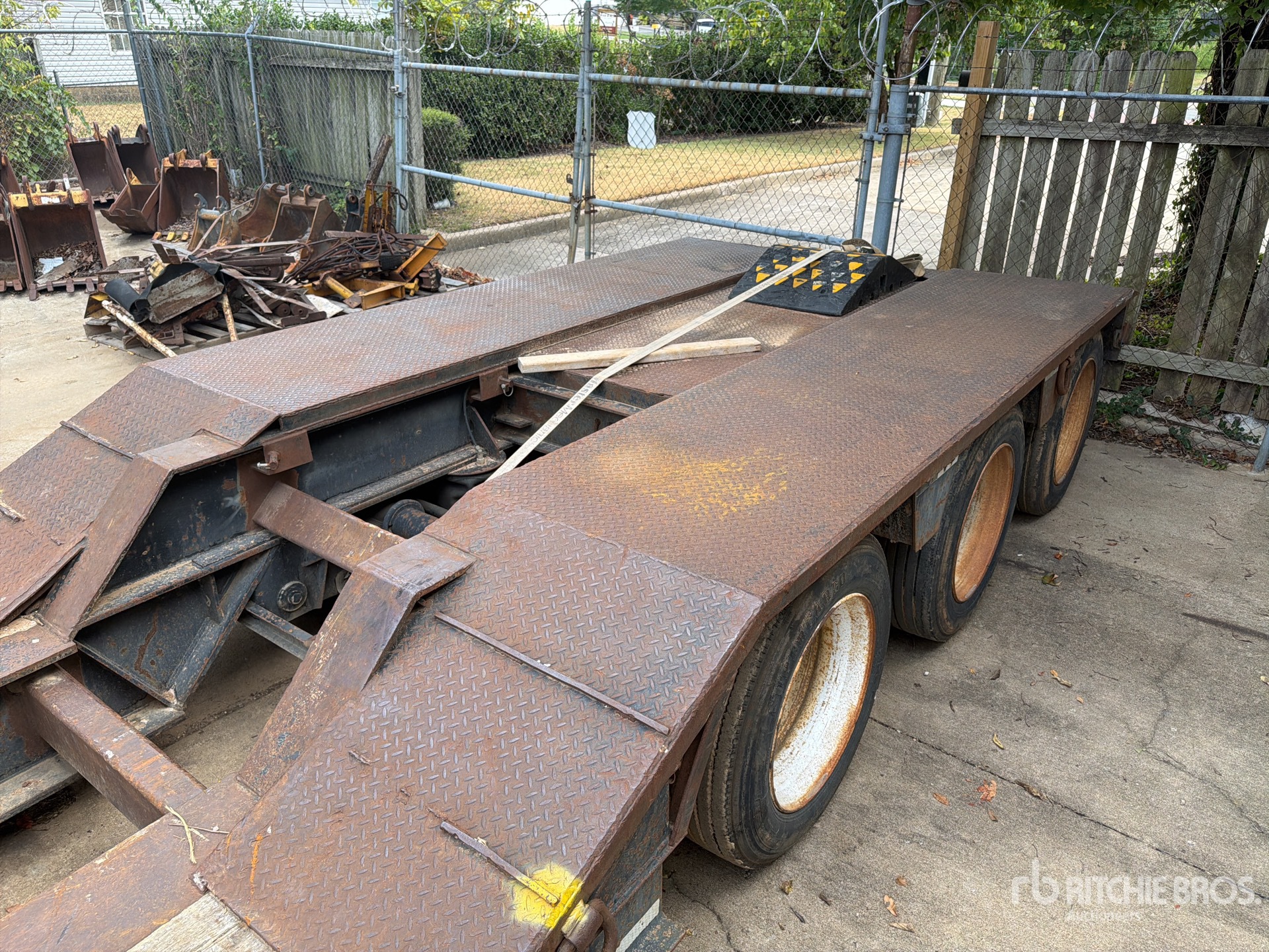 2003 Fontaine 102000 lb 48 ft Tri/A Removable ...