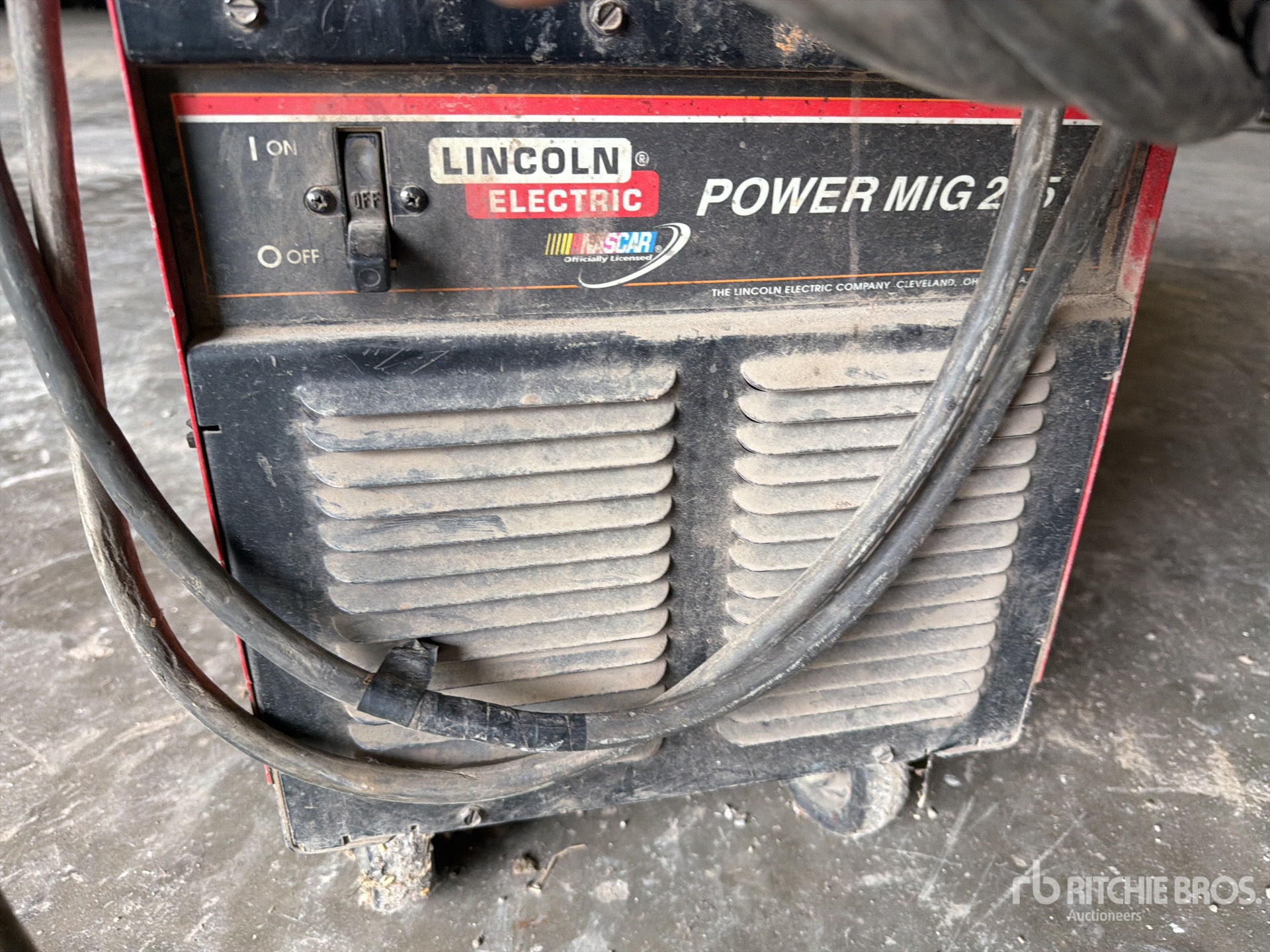 Lincoln MIG 225