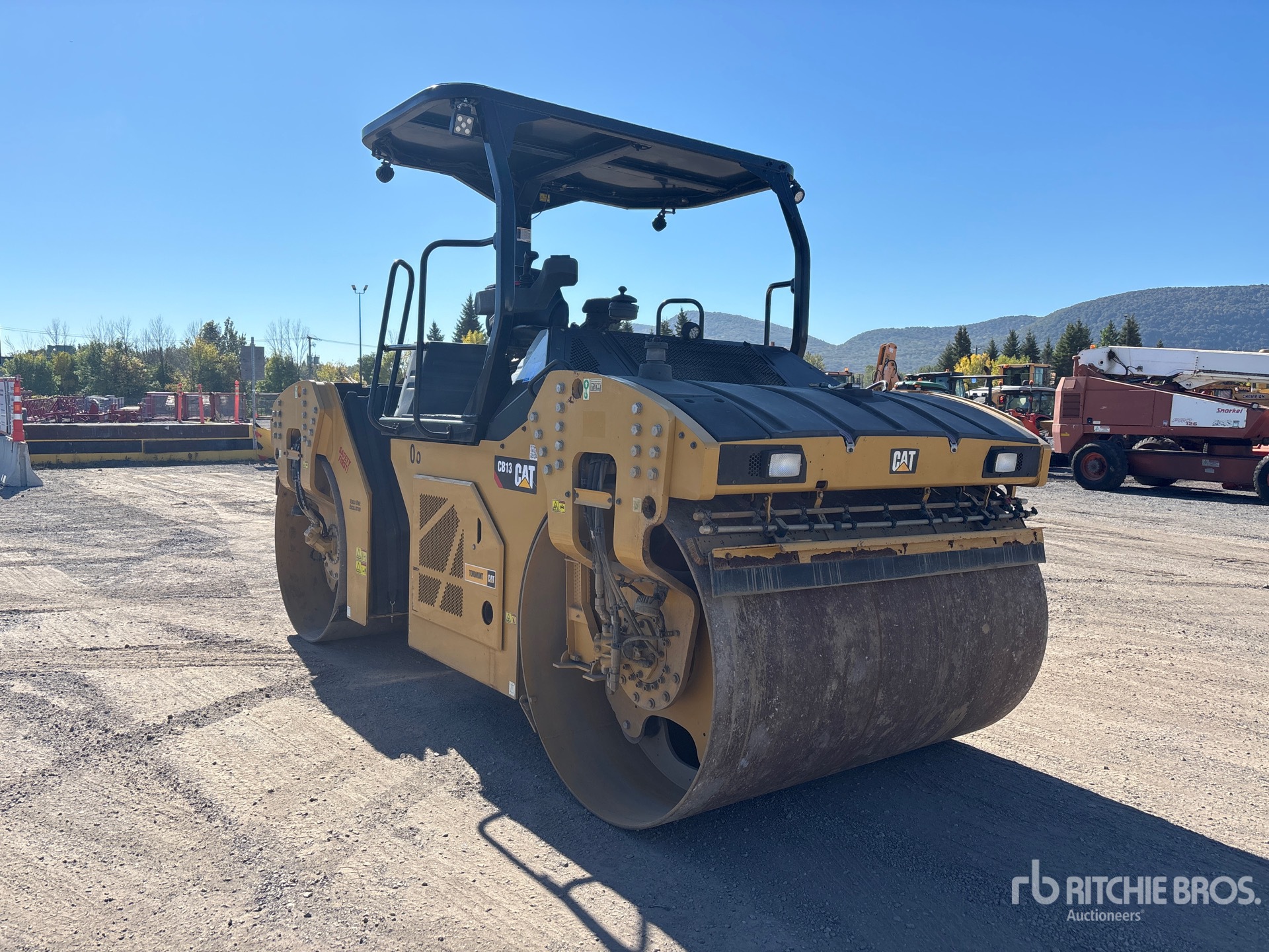 2019 Caterpillar CB-13