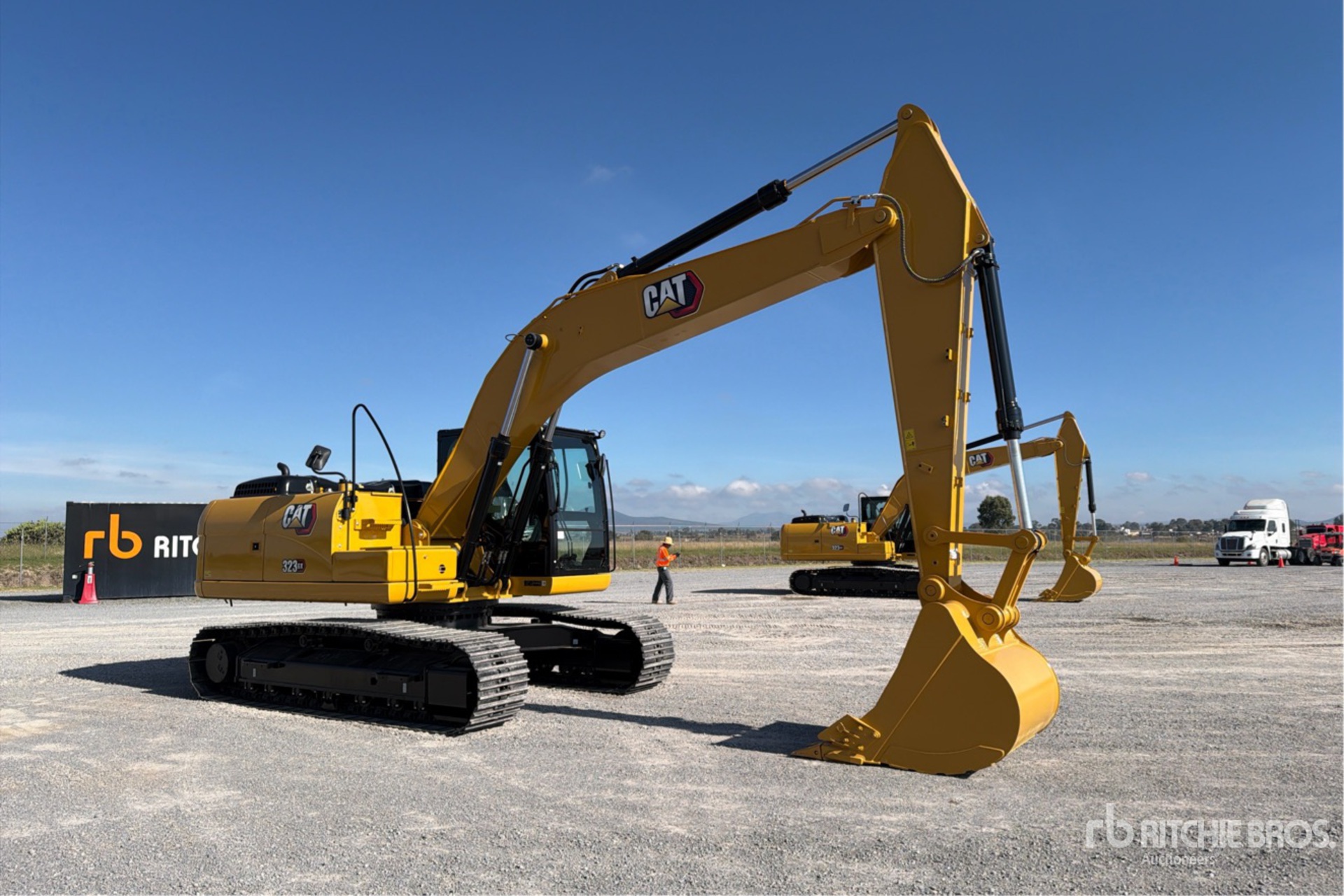 2026 Caterpillar 323G