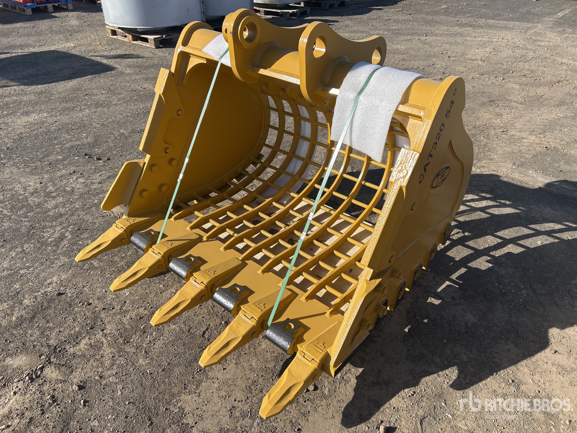 2026 JW CAT320