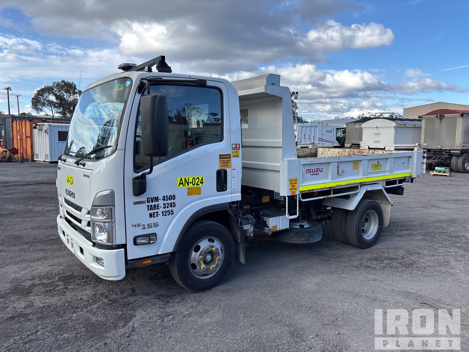 2023 Isuzu NPR 45-155