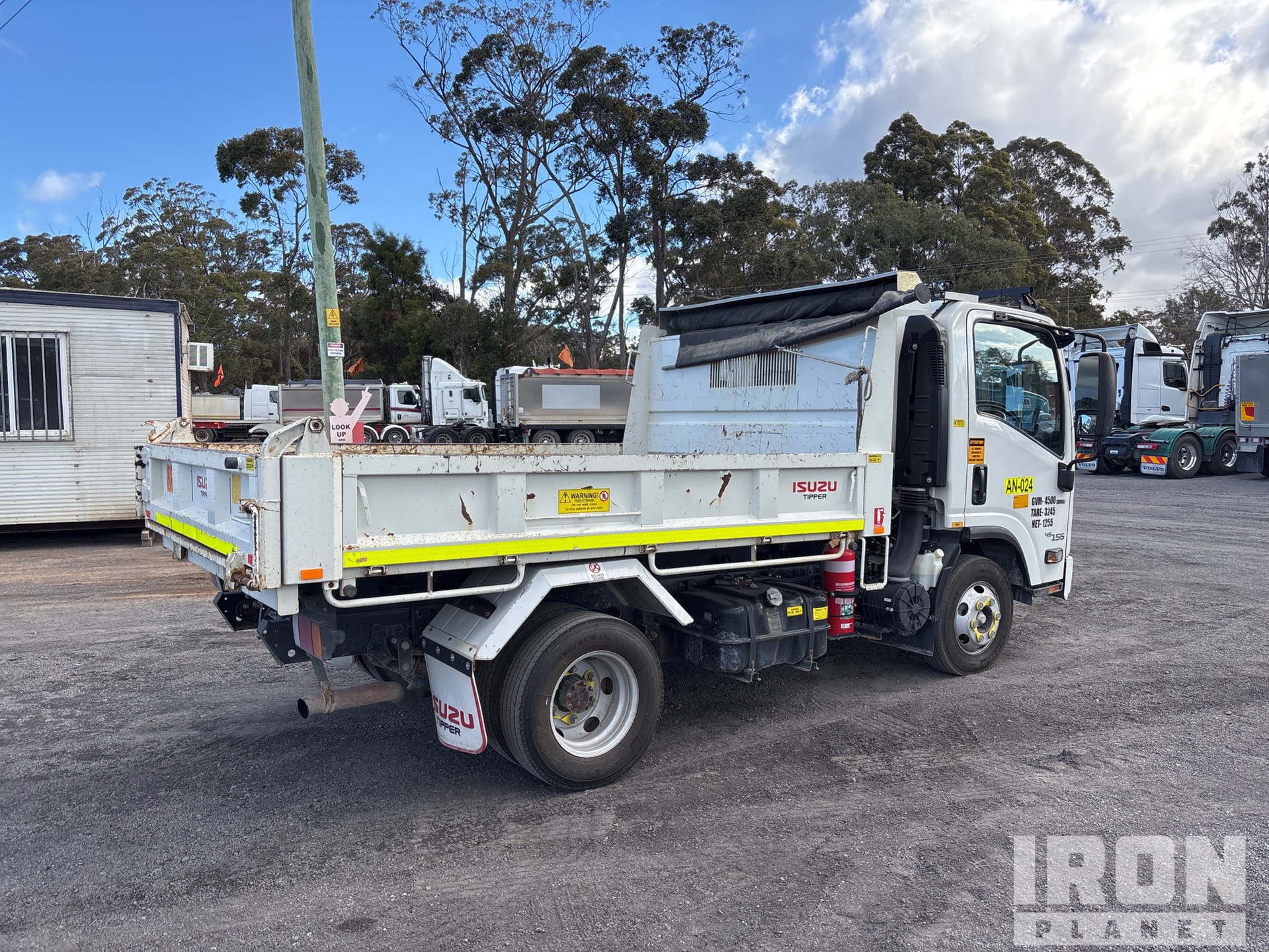 2023 Isuzu NPR 45-155