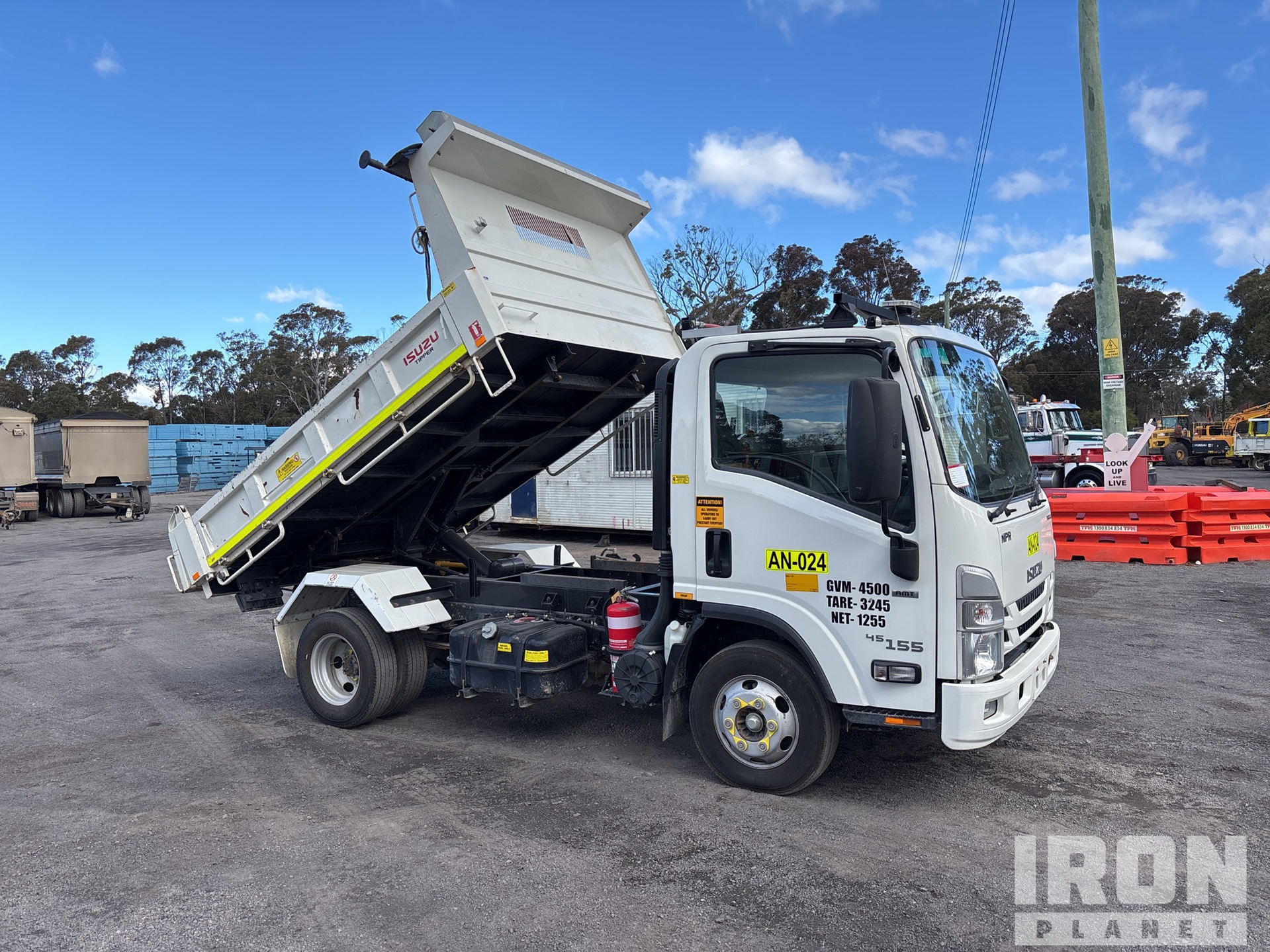 2023 Isuzu NPR 45-155