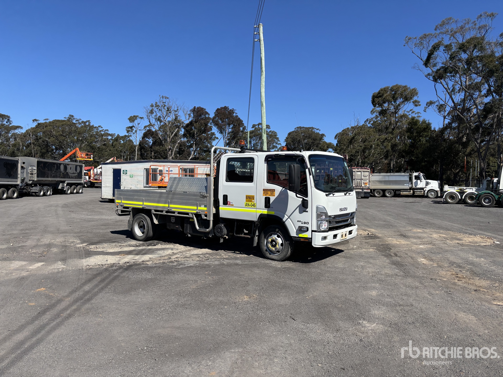 2024 Isuzu NPR 65-190