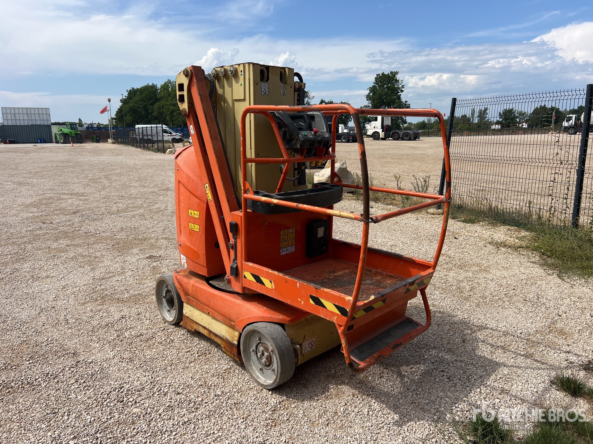 2012 JLG TOUCAN 8E