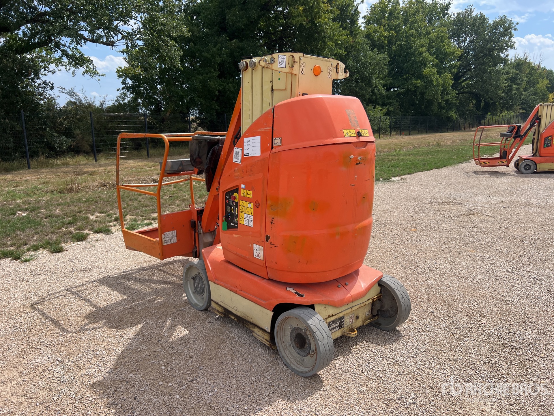 2011 JLG TOUCAN 10E