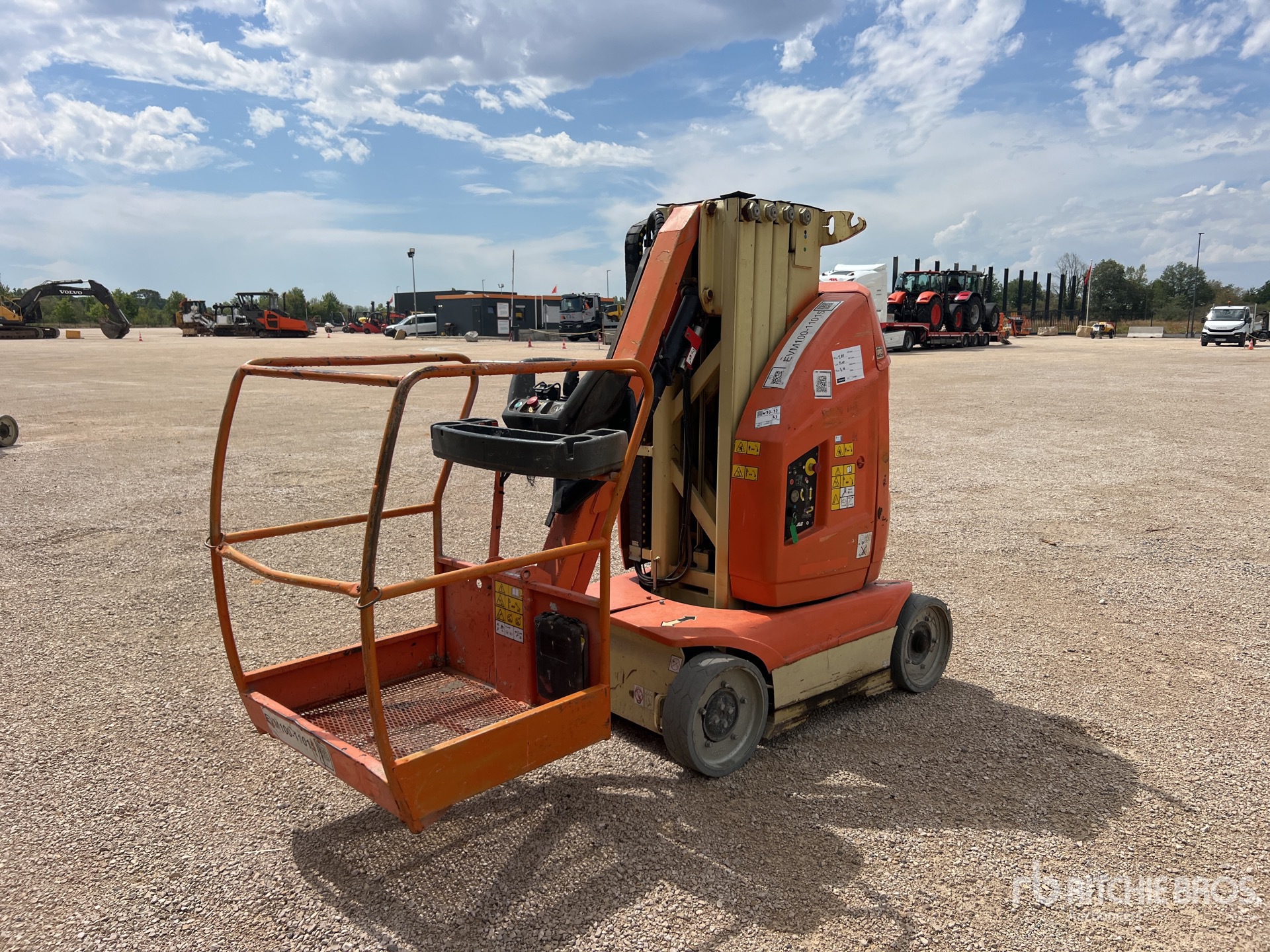2011 JLG TOUCAN 10E