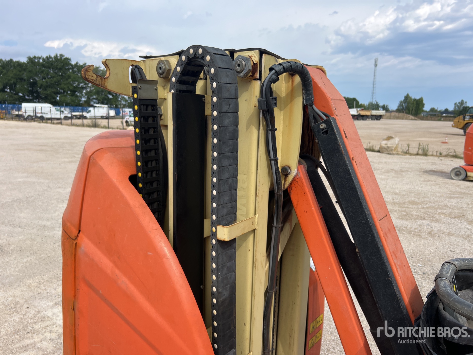 2012 JLG TOUCAN 10E