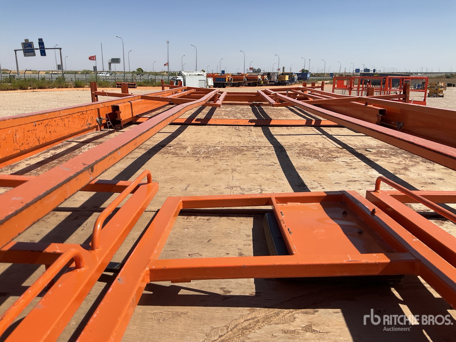 2009 Holland Lift M-250DL27
