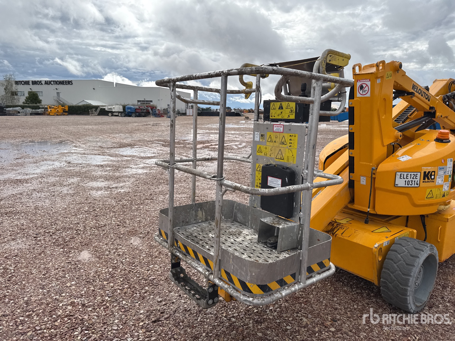 2018 Genie Z-33/18