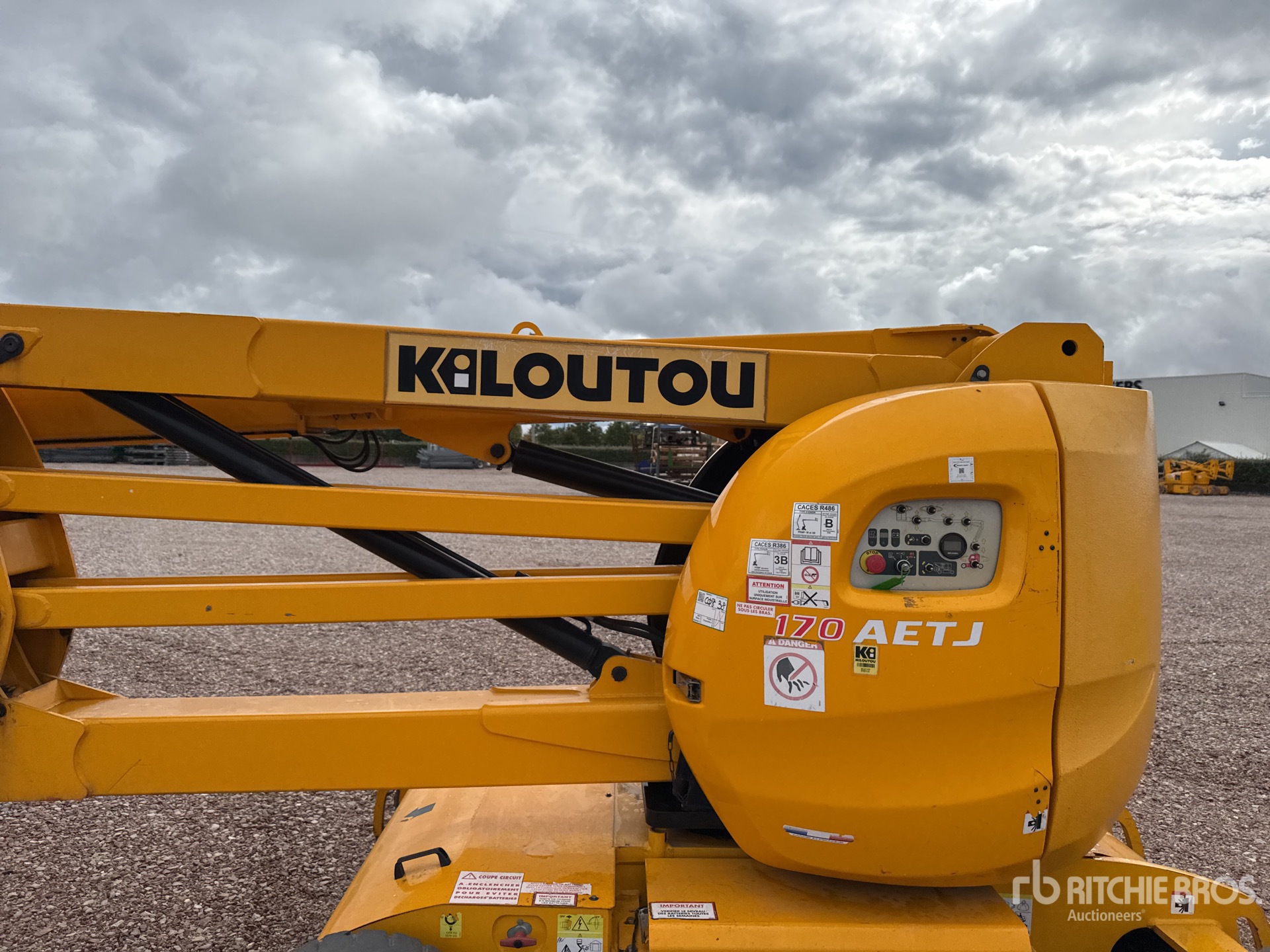 2016 Manitou 170AETJL
