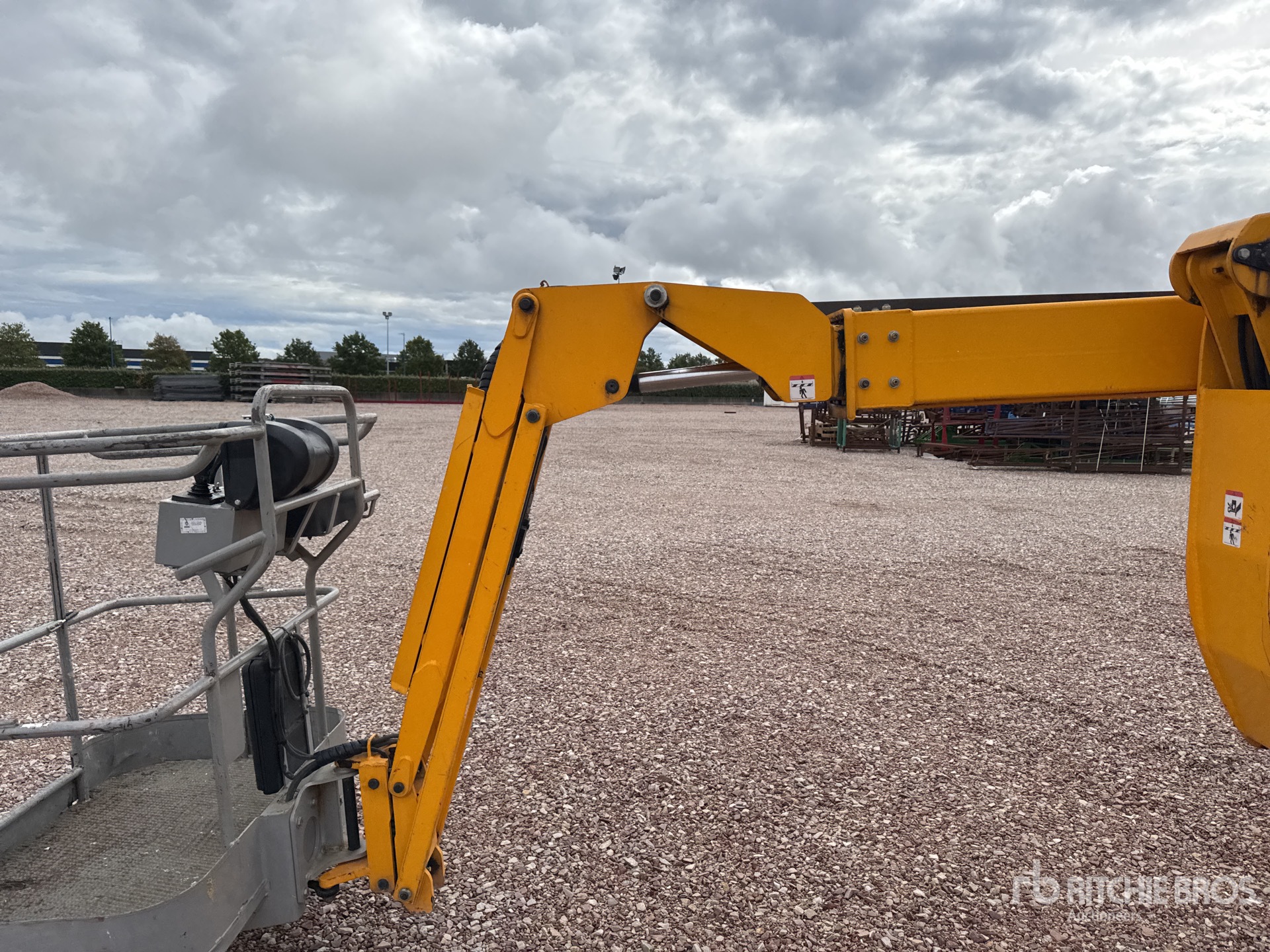 2016 Manitou 170AETJL