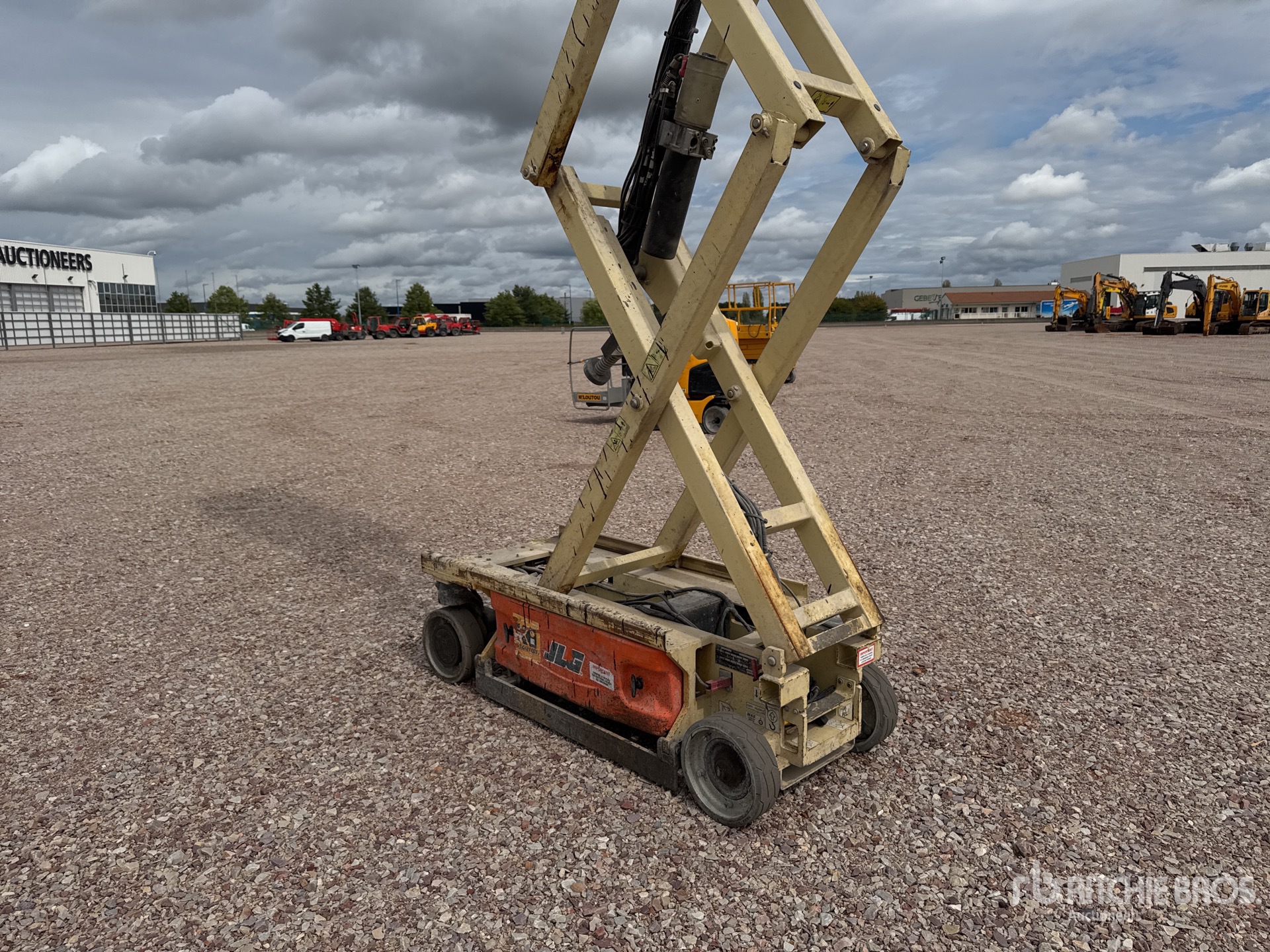 2012 JLG 1930ES