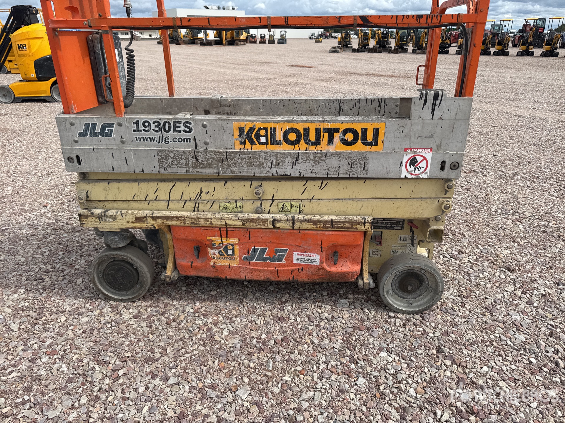 2012 JLG 1930ES