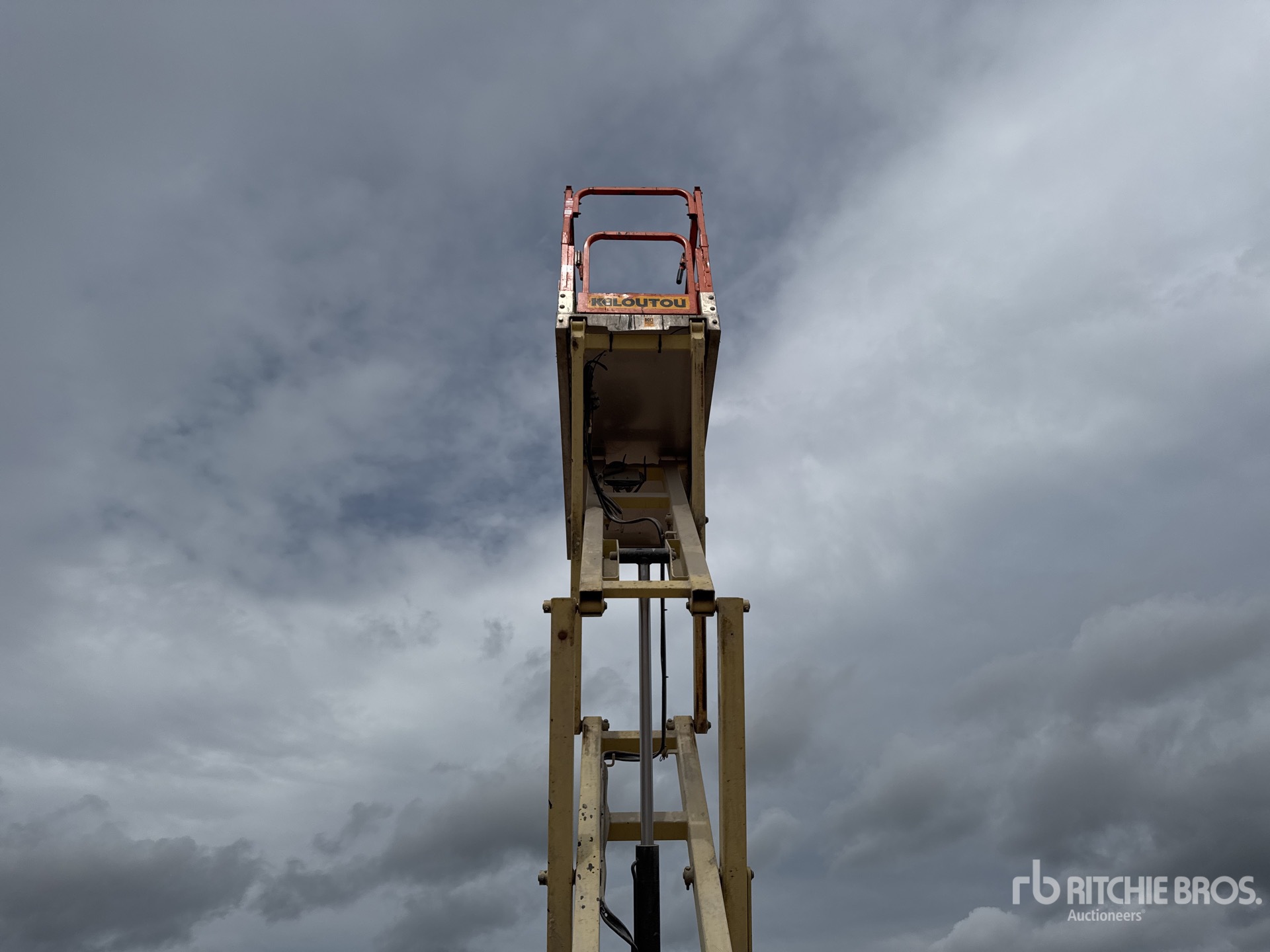 2012 JLG 1930ES